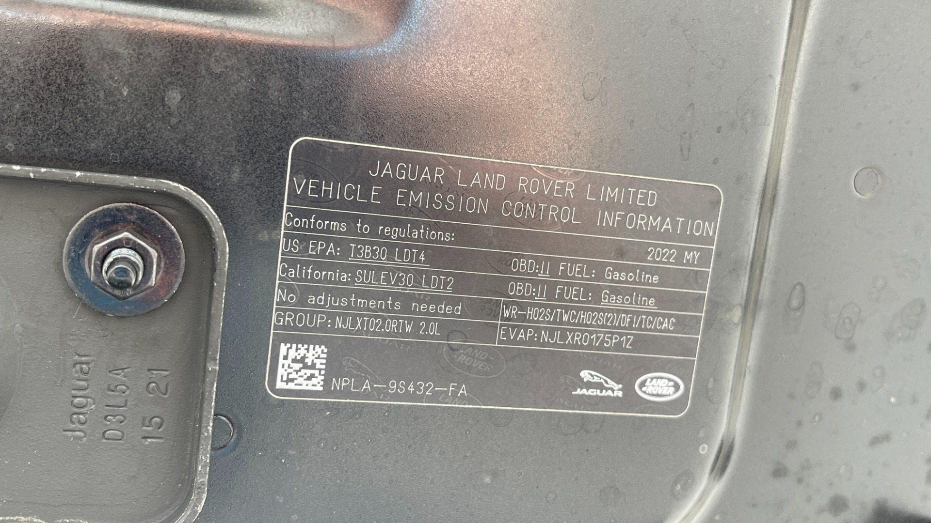 Used 2022 Land Rover DEFENDER 110 S / 2.0L / AWD / BLACK PACK / AIR SUSP / COLD CLIMATE / HUD for sale Sold at Formula Imports in Charlotte NC 28227 77
