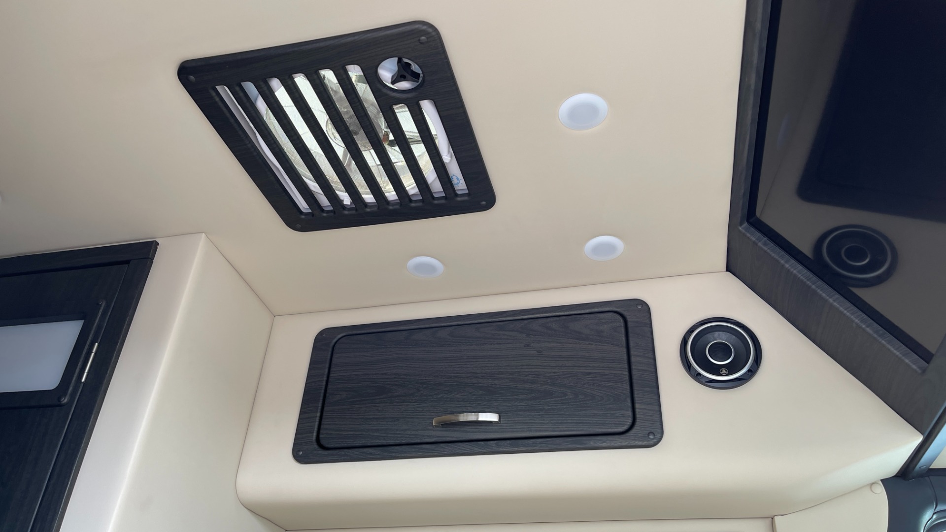 Used 2020 Mercedes-Benz MIDWEST AMERICAN PATRIOT CONVERSION / SHOWER / TV / FRIDGE / MICROWAVE for sale Sold at Formula Imports in Charlotte NC 28227 49