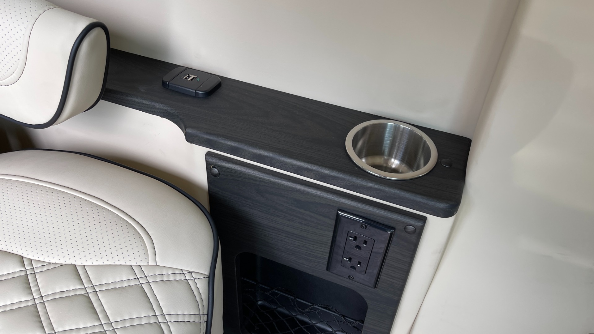 Used 2020 Mercedes-Benz MIDWEST AMERICAN PATRIOT CONVERSION / SHOWER / TV / FRIDGE / MICROWAVE for sale Sold at Formula Imports in Charlotte NC 28227 51