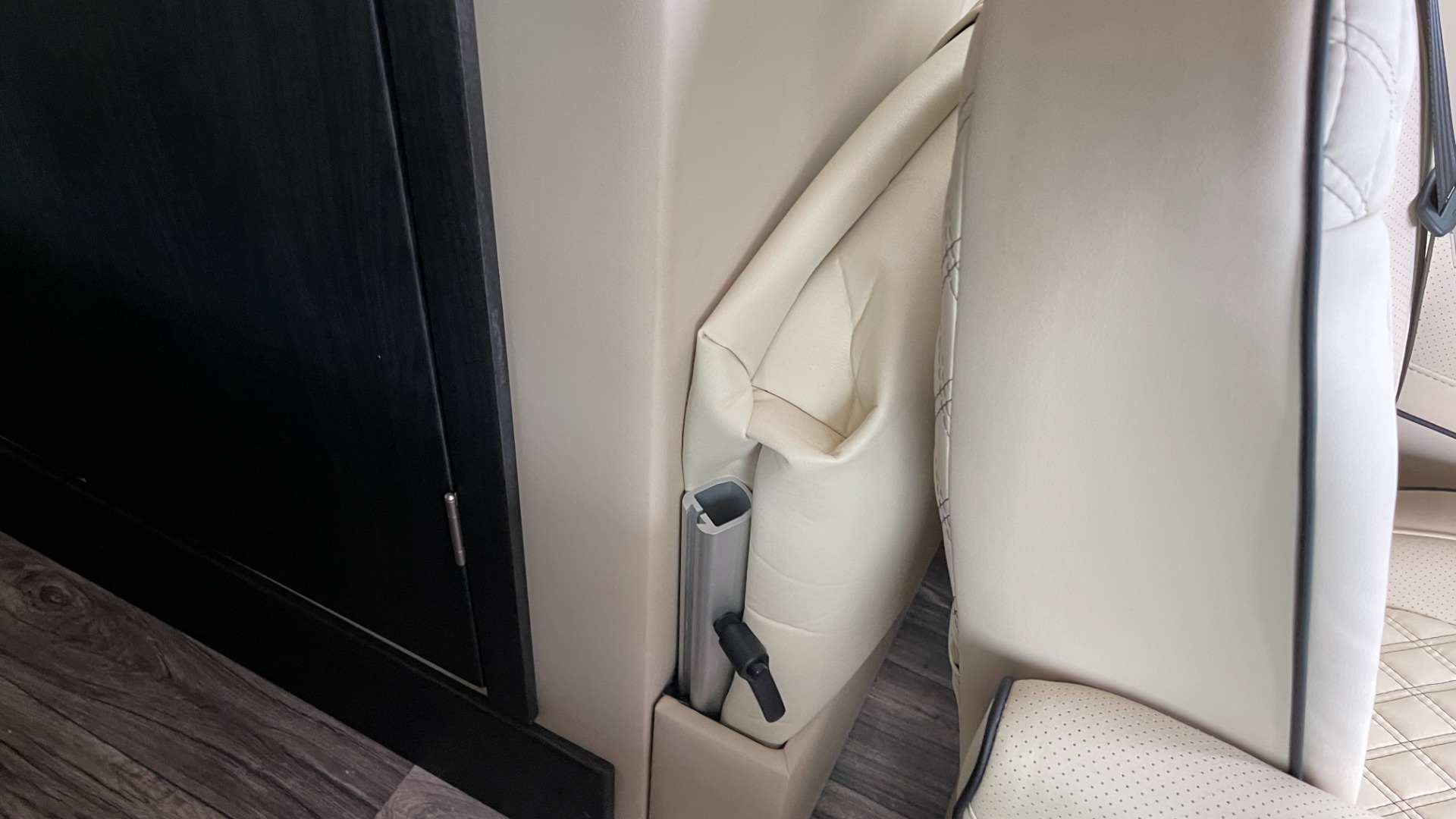 Used 2020 Mercedes-Benz MIDWEST AMERICAN PATRIOT CONVERSION / SHOWER / TV / FRIDGE / MICROWAVE for sale $178,999 at Formula Imports in Charlotte NC 28227 57