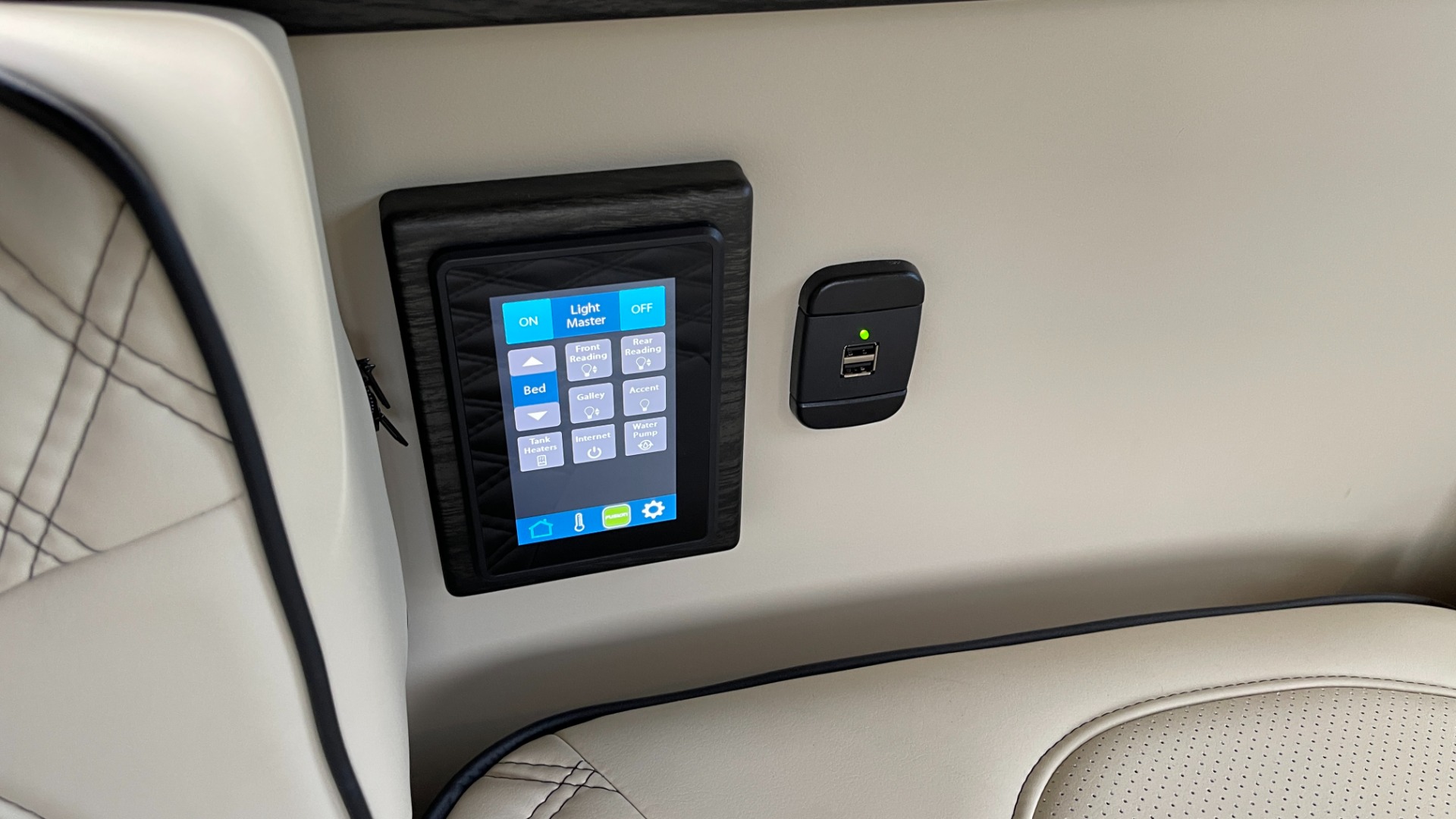 Used 2020 Mercedes-Benz MIDWEST AMERICAN PATRIOT CONVERSION / SHOWER / TV / FRIDGE / MICROWAVE for sale $178,999 at Formula Imports in Charlotte NC 28227 81