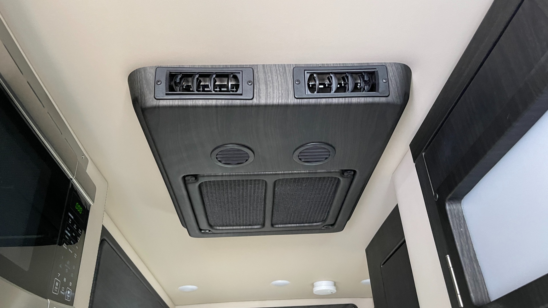 Used 2020 Mercedes-Benz MIDWEST AMERICAN PATRIOT CONVERSION / SHOWER / TV / FRIDGE / MICROWAVE for sale Sold at Formula Imports in Charlotte NC 28227 92