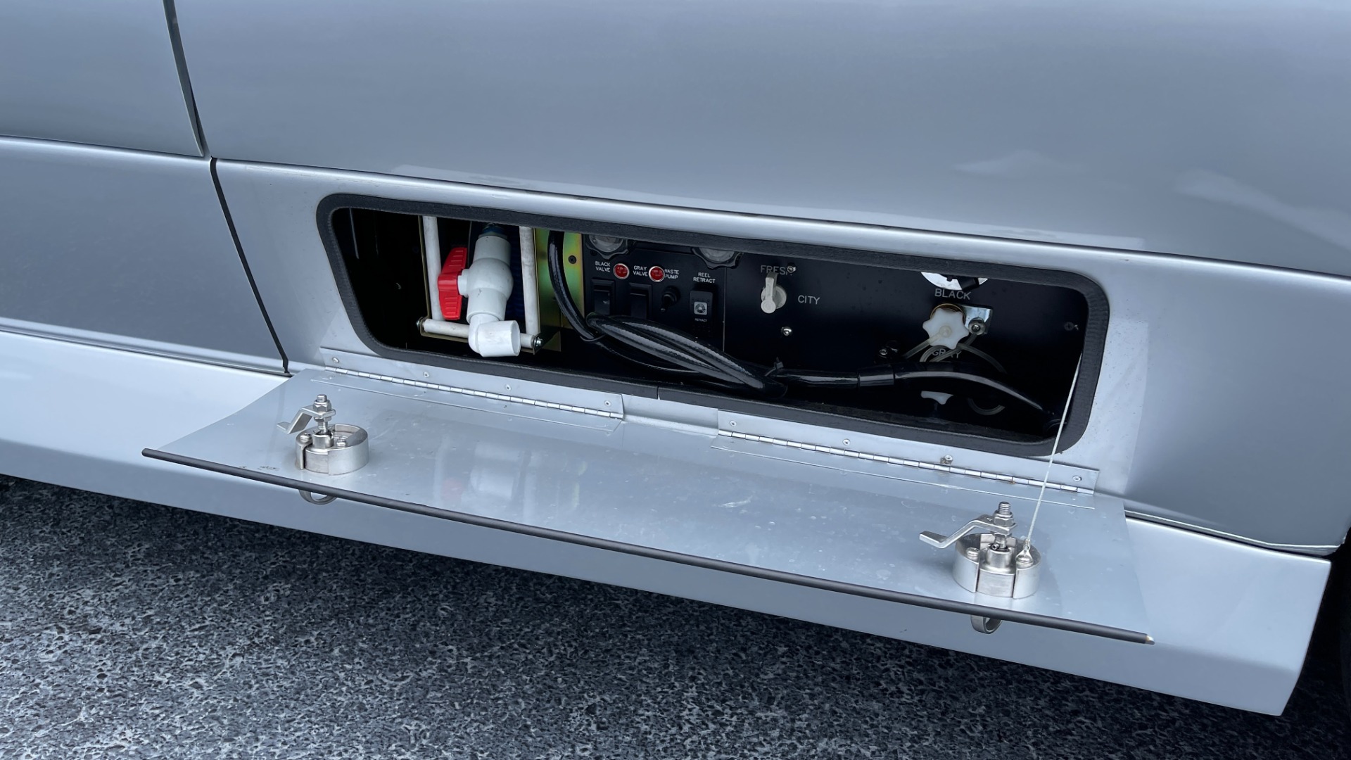 Used 2020 Mercedes-Benz MIDWEST AMERICAN PATRIOT CONVERSION / SHOWER / TV / FRIDGE / MICROWAVE for sale Sold at Formula Imports in Charlotte NC 28227 98