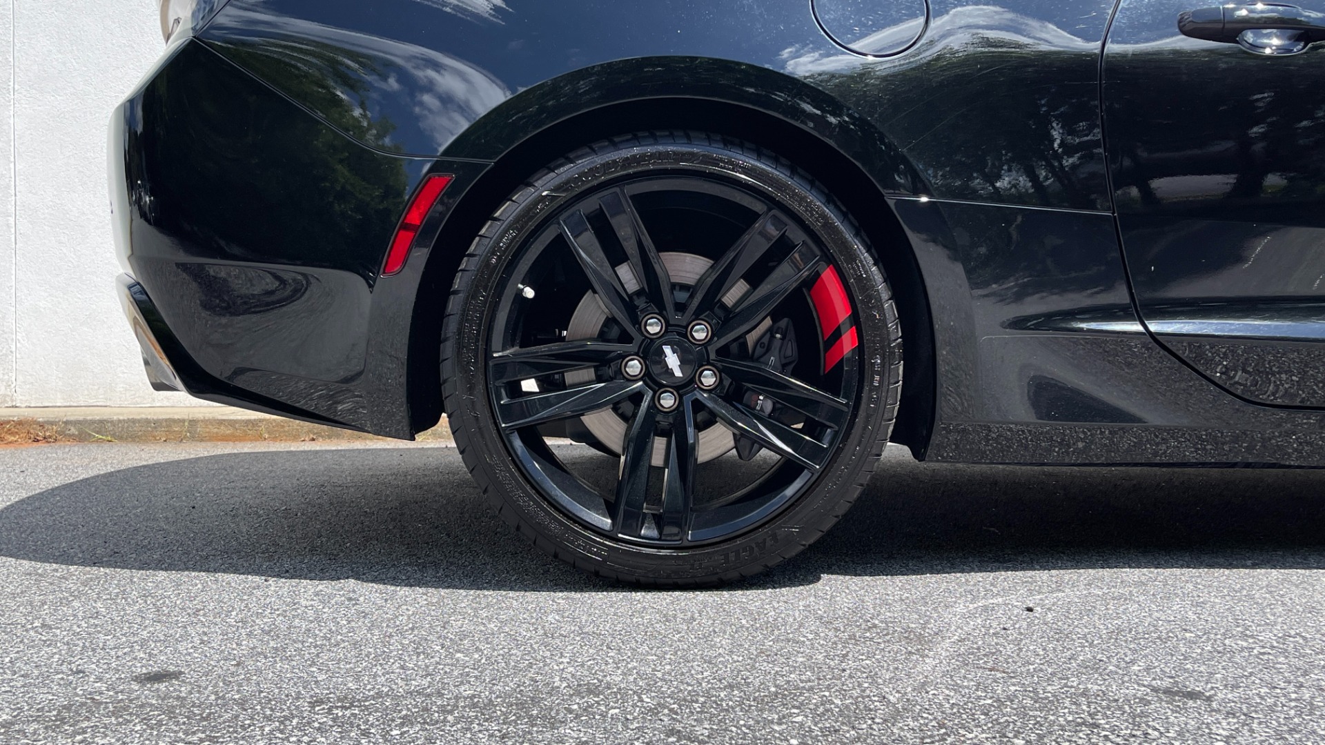 Used 2018 Chevrolet Camaro 2SS / 20IN WHEELS / REDLINE ED. / TOUCHSCREEN for sale Sold at Formula Imports in Charlotte NC 28227 24