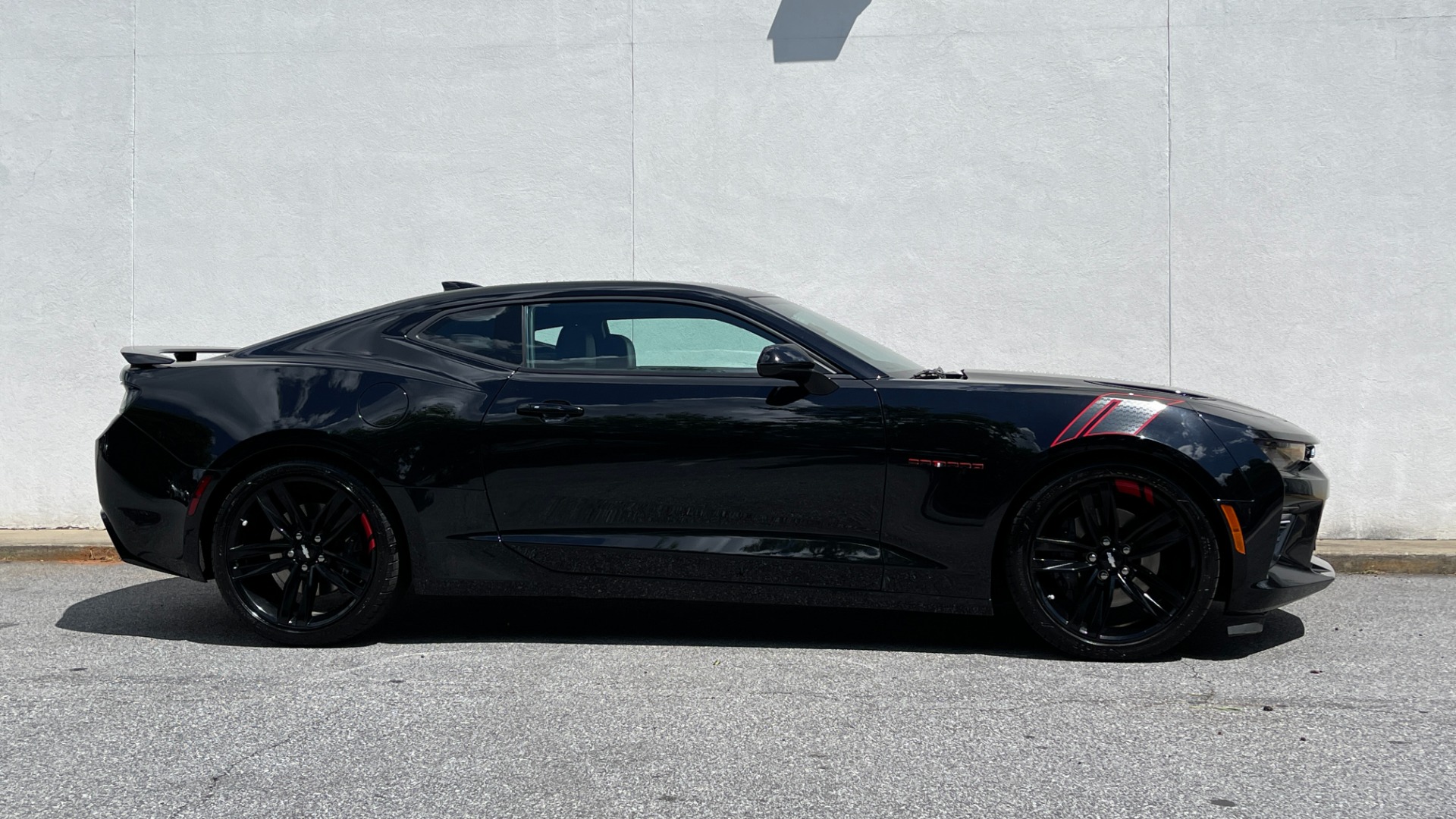 Used 2018 Chevrolet Camaro 2SS / 20IN WHEELS / REDLINE ED. / TOUCHSCREEN for sale Sold at Formula Imports in Charlotte NC 28227 4