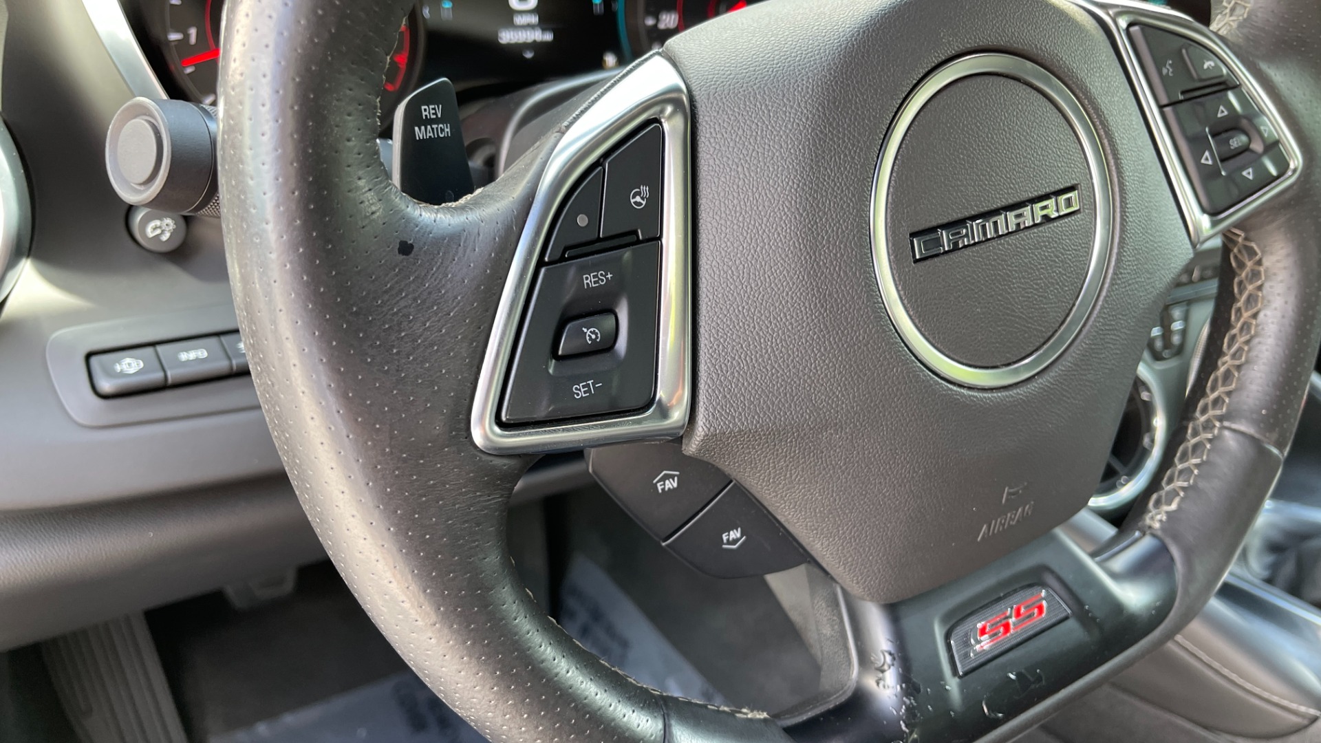 Used 2018 Chevrolet Camaro 2SS / 20IN WHEELS / REDLINE ED. / TOUCHSCREEN for sale Sold at Formula Imports in Charlotte NC 28227 43