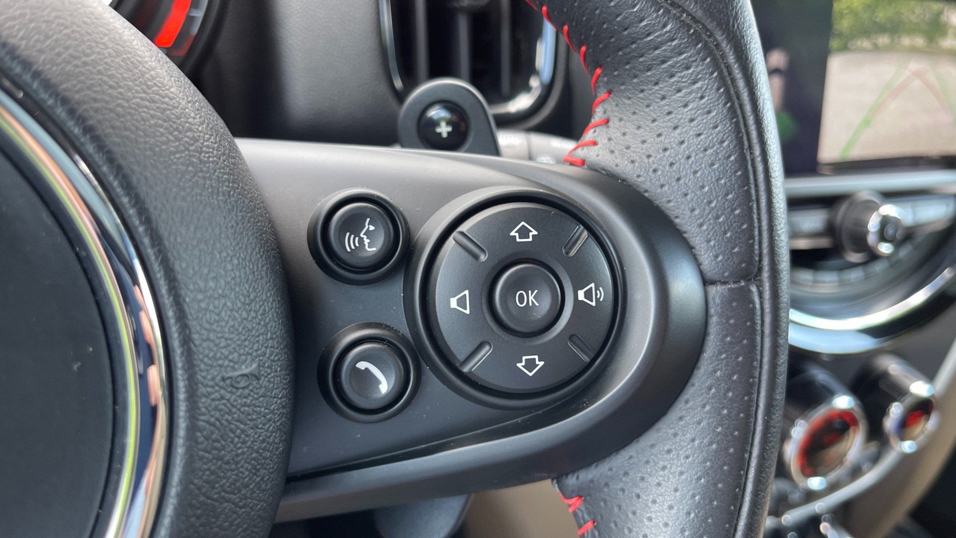 Used 2019 MINI Countryman Cooper S / ICONIC TRIM / TOUCHSCREEN NAV /SPORT AUTO / CONVENIENCE for sale Sold at Formula Imports in Charlotte NC 28227 17