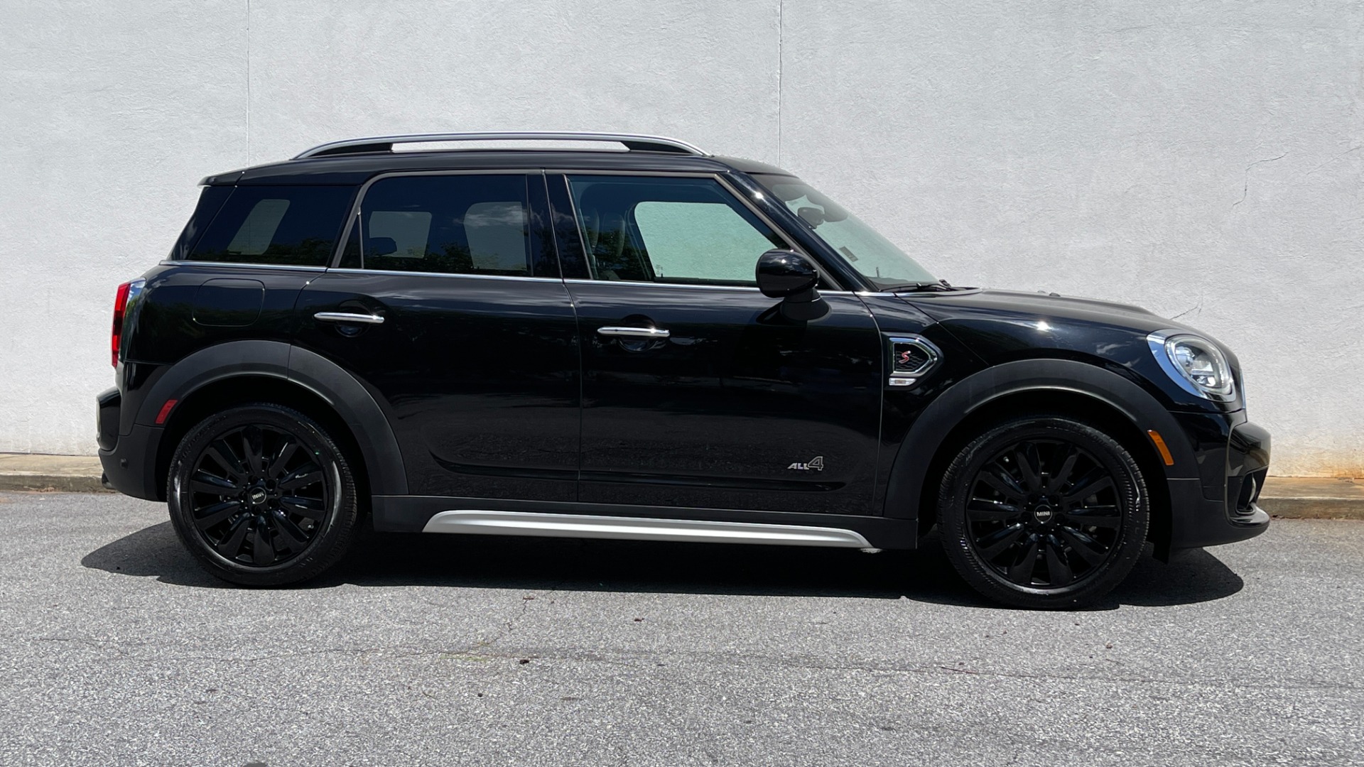 Used 2019 MINI Countryman Cooper S / ICONIC TRIM / TOUCHSCREEN NAV /SPORT AUTO / CONVENIENCE for sale Sold at Formula Imports in Charlotte NC 28227 3
