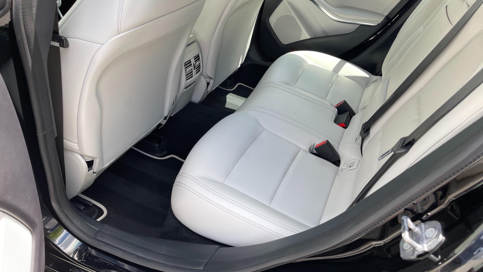 Used 2019 Mercedes-Benz CLA CLA 250 / PANORAMIC ROOF / PREMIUM / CONVENIENCE / HARMAN KARDON SOUND for sale $32,595 at Formula Imports in Charlotte NC 28227 10