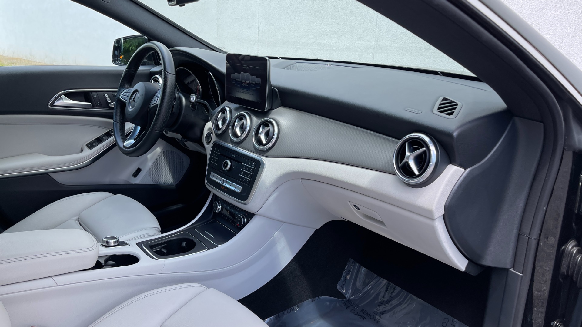Used 2019 Mercedes-Benz CLA CLA 250 / PANORAMIC ROOF / PREMIUM / CONVENIENCE / HARMAN KARDON SOUND for sale $32,595 at Formula Imports in Charlotte NC 28227 13