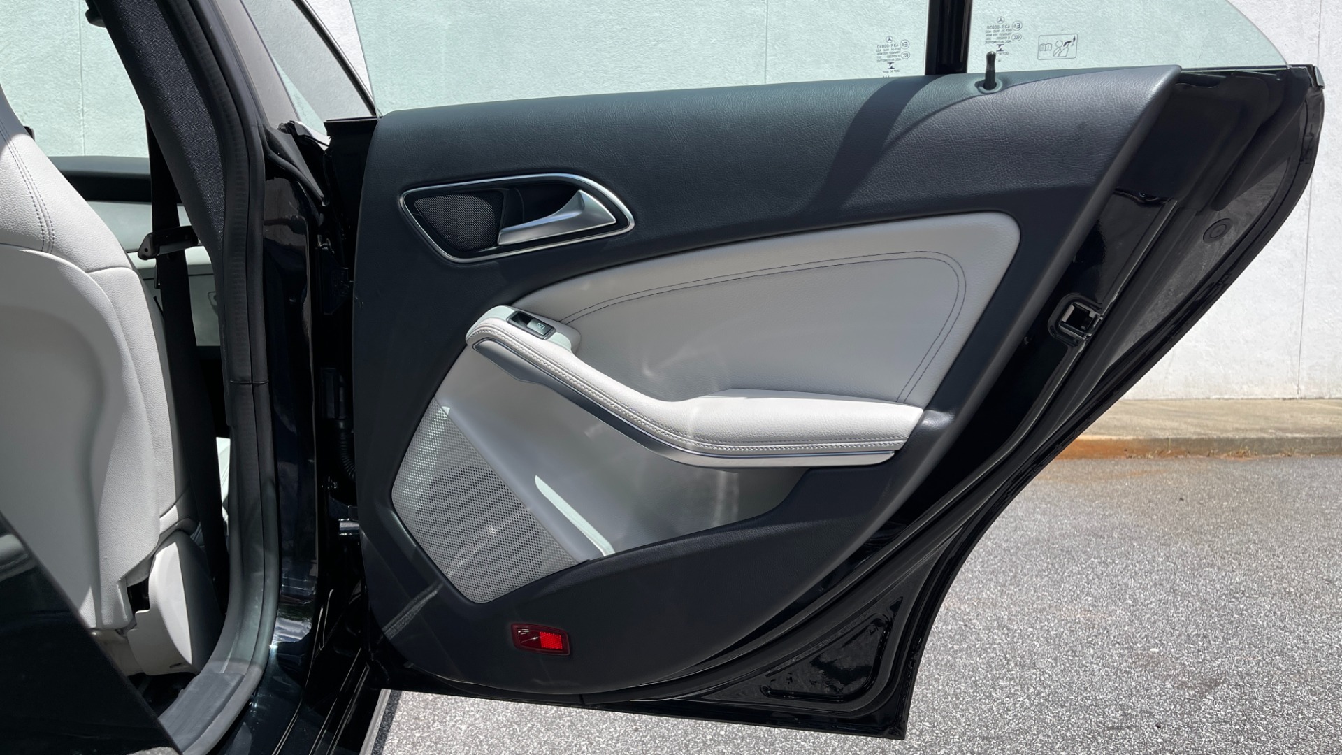Used 2019 Mercedes-Benz CLA CLA 250 / PANORAMIC ROOF / PREMIUM / CONVENIENCE / HARMAN KARDON SOUND for sale Sold at Formula Imports in Charlotte NC 28227 31