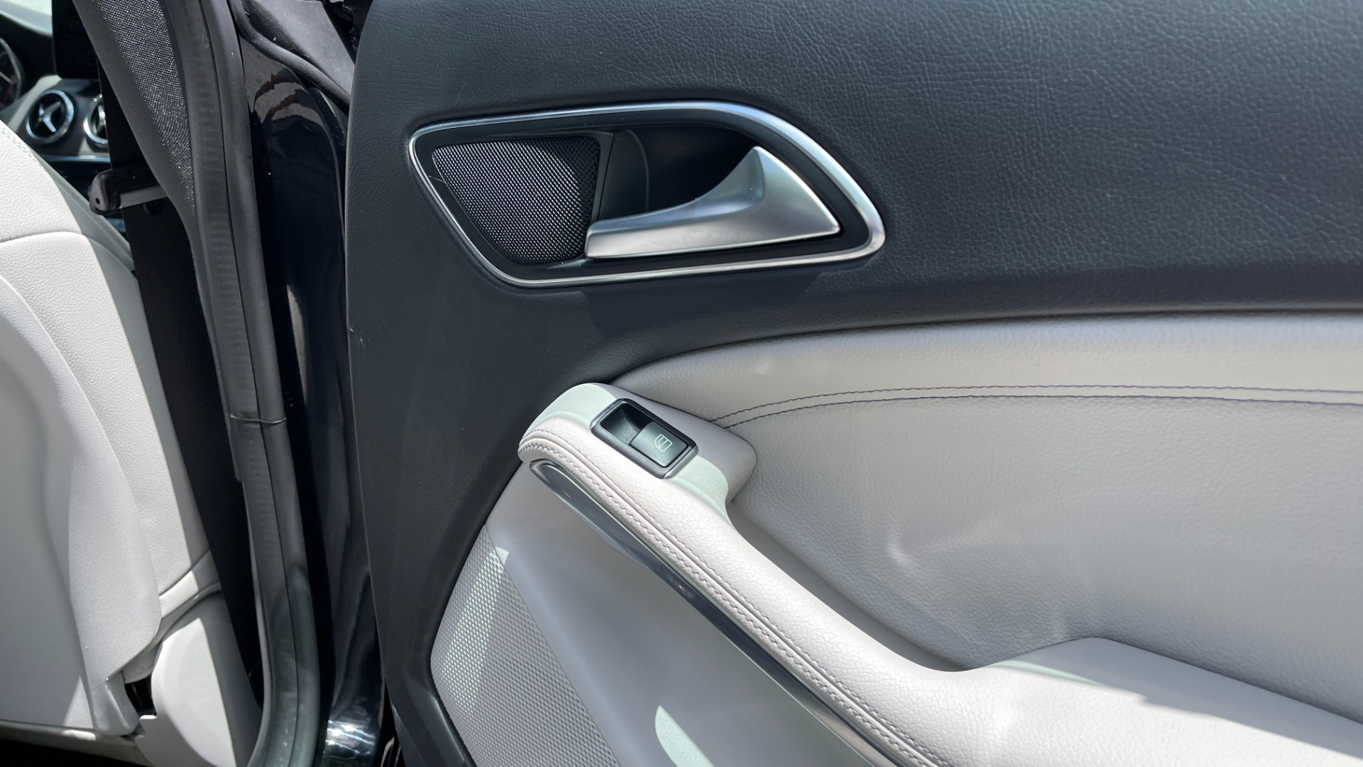Used 2019 Mercedes-Benz CLA CLA 250 / PANORAMIC ROOF / PREMIUM / CONVENIENCE / HARMAN KARDON SOUND for sale $32,595 at Formula Imports in Charlotte NC 28227 32
