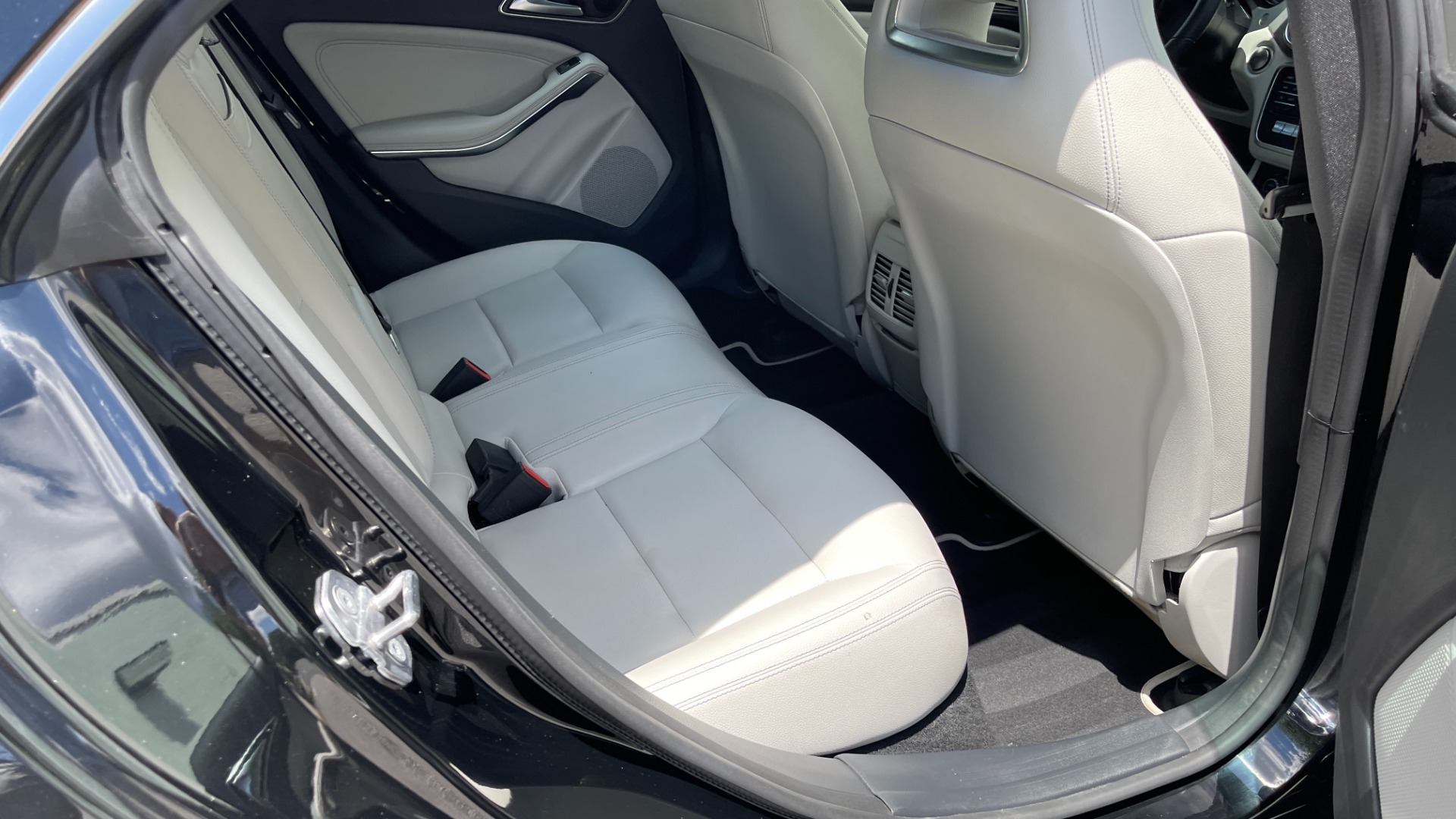 Used 2019 Mercedes-Benz CLA CLA 250 / PANORAMIC ROOF / PREMIUM / CONVENIENCE / HARMAN KARDON SOUND for sale $32,595 at Formula Imports in Charlotte NC 28227 33