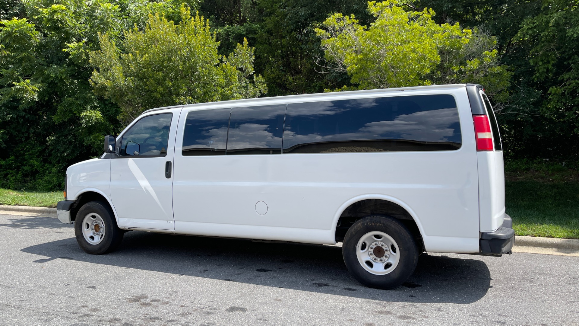 Used 2007 Chevrolet Express Passenger for sale $11,500 at Formula Imports in Charlotte NC 28227 2