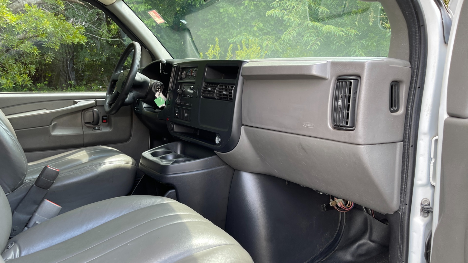 Used 2007 Chevrolet Express Passenger for sale Sold at Formula Imports in Charlotte NC 28227 22