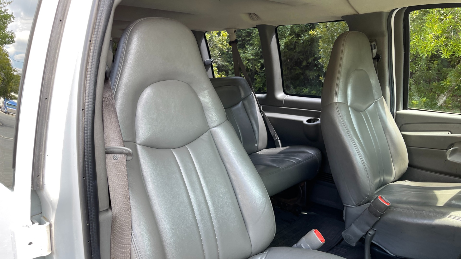 Used 2007 Chevrolet Express Passenger for sale Sold at Formula Imports in Charlotte NC 28227 24