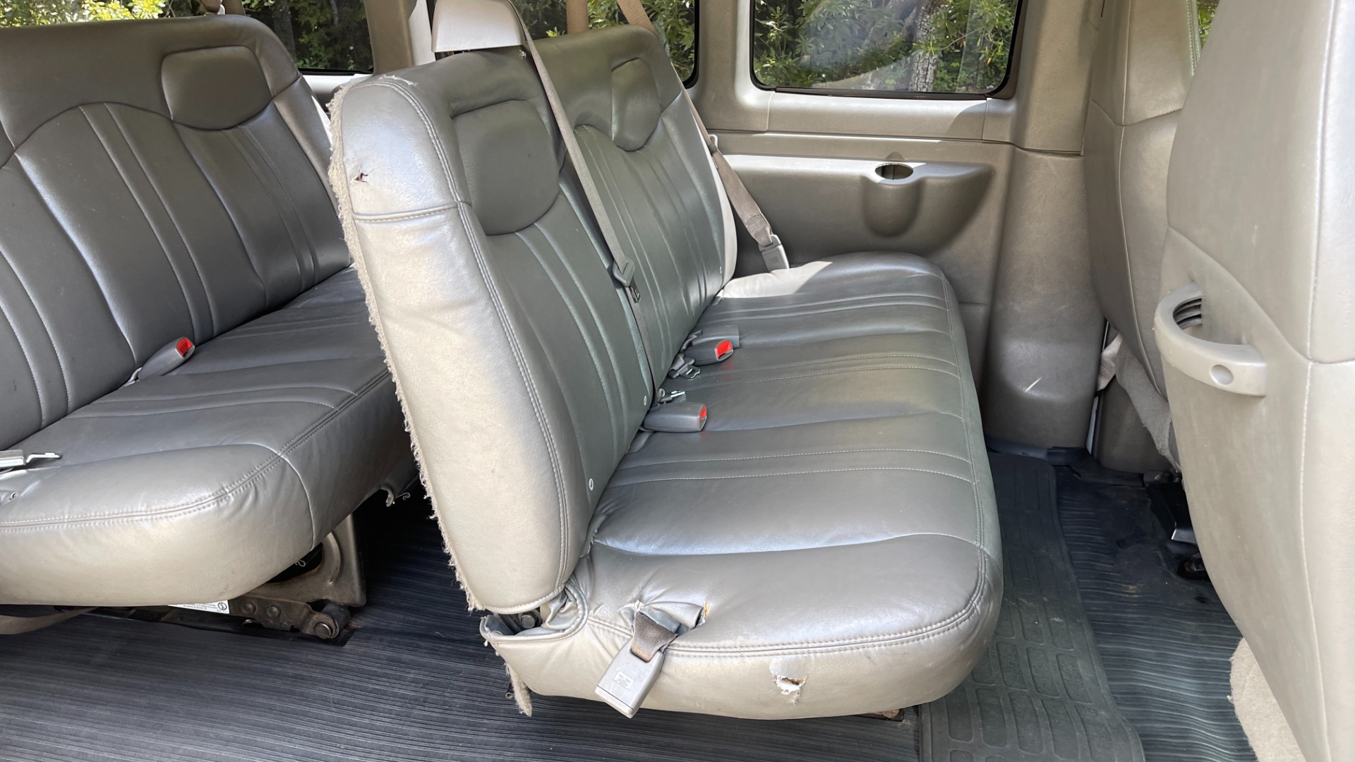 Used 2007 Chevrolet Express Passenger for sale Sold at Formula Imports in Charlotte NC 28227 25