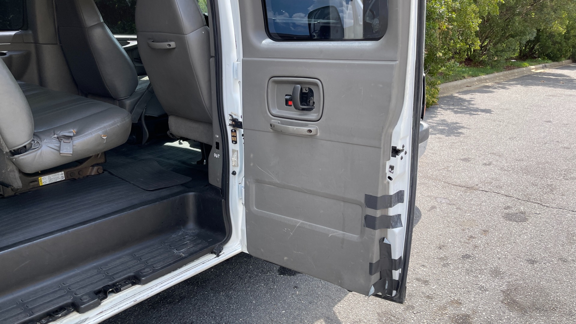Used 2007 Chevrolet Express Passenger for sale Sold at Formula Imports in Charlotte NC 28227 29