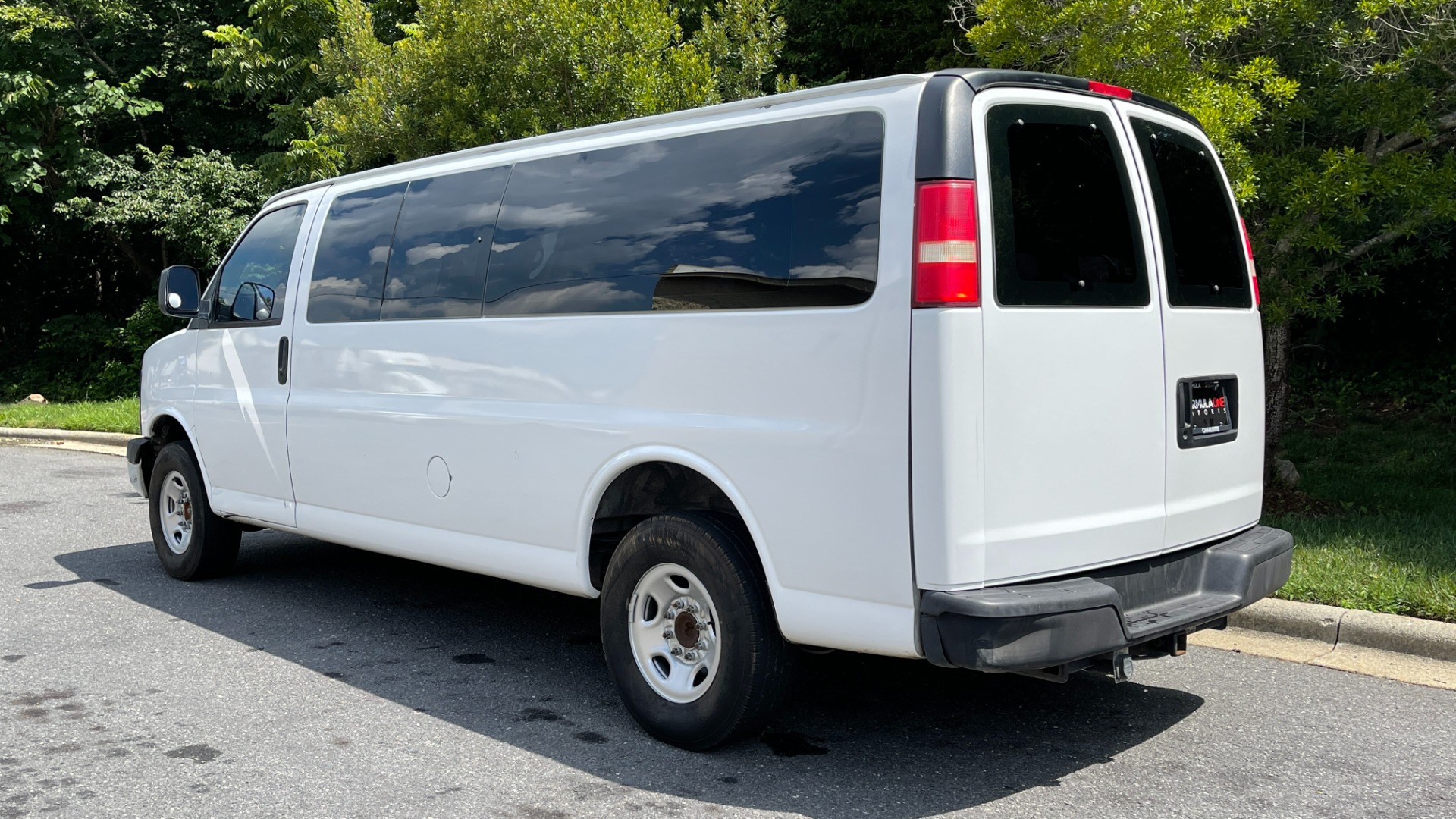 Used 2007 Chevrolet Express Passenger for sale $11,500 at Formula Imports in Charlotte NC 28227 3