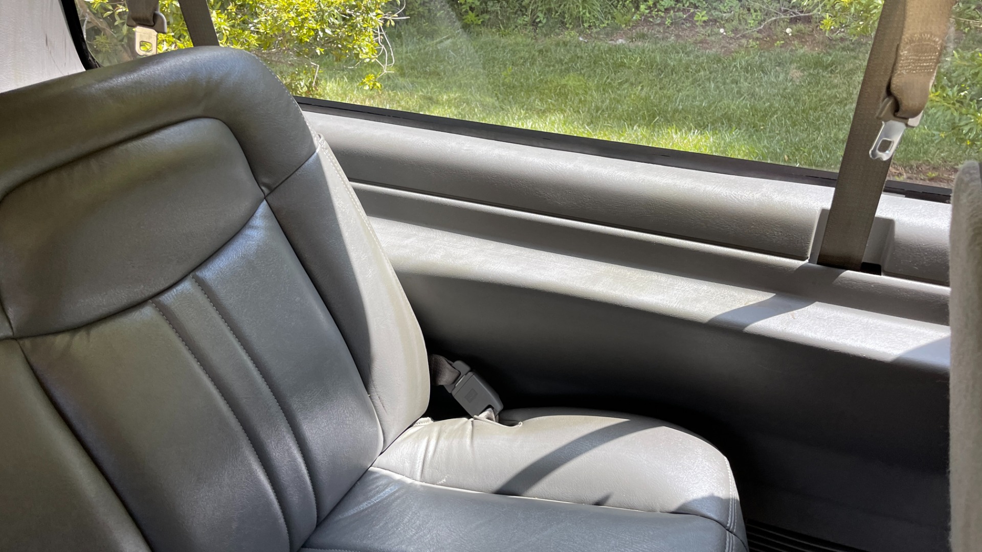 Used 2007 Chevrolet Express Passenger for sale Sold at Formula Imports in Charlotte NC 28227 37