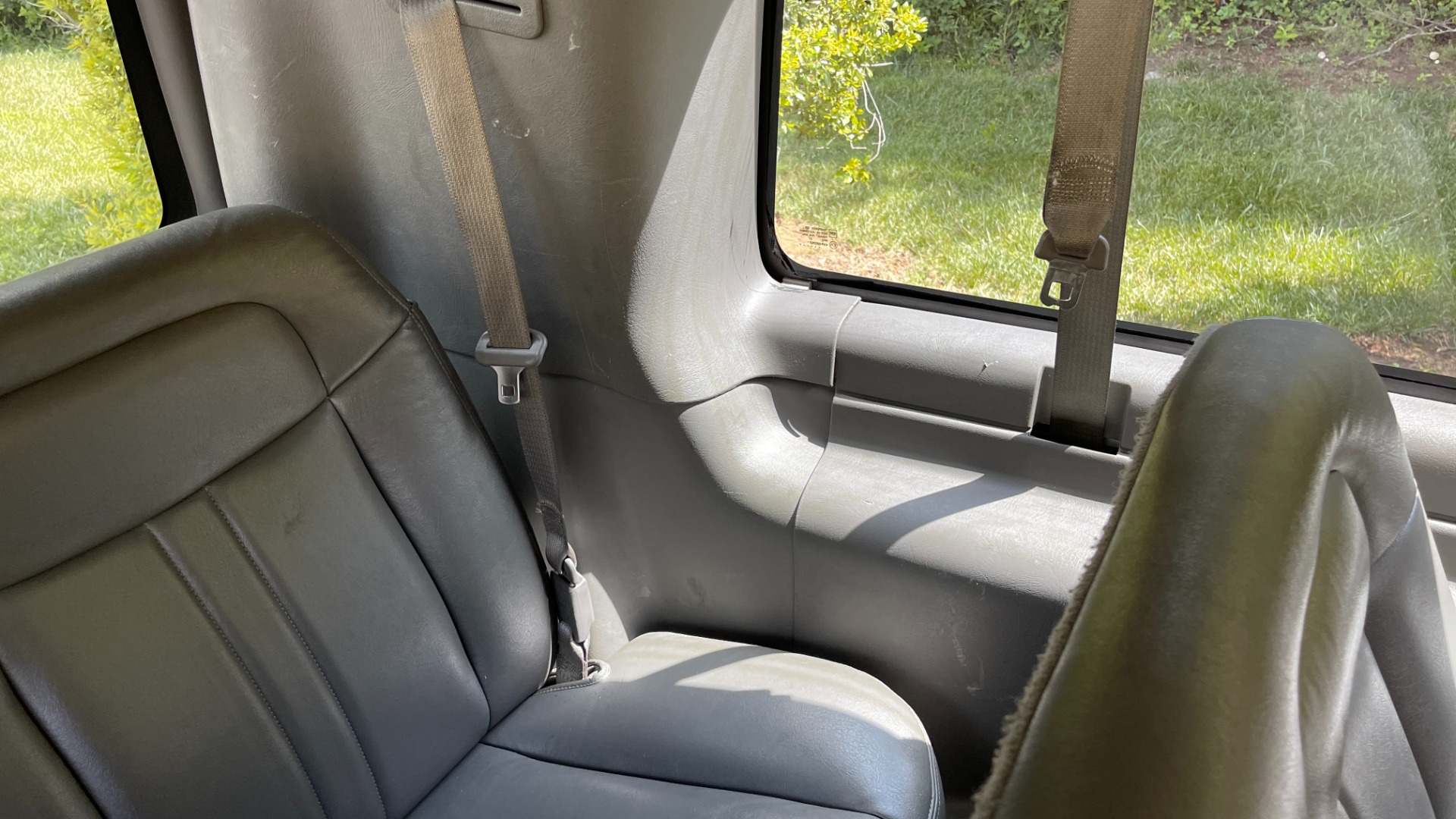 Used 2007 Chevrolet Express Passenger for sale Sold at Formula Imports in Charlotte NC 28227 38