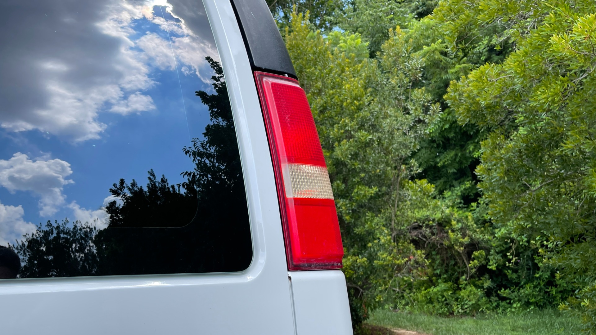 Used 2007 Chevrolet Express Passenger for sale Sold at Formula Imports in Charlotte NC 28227 57