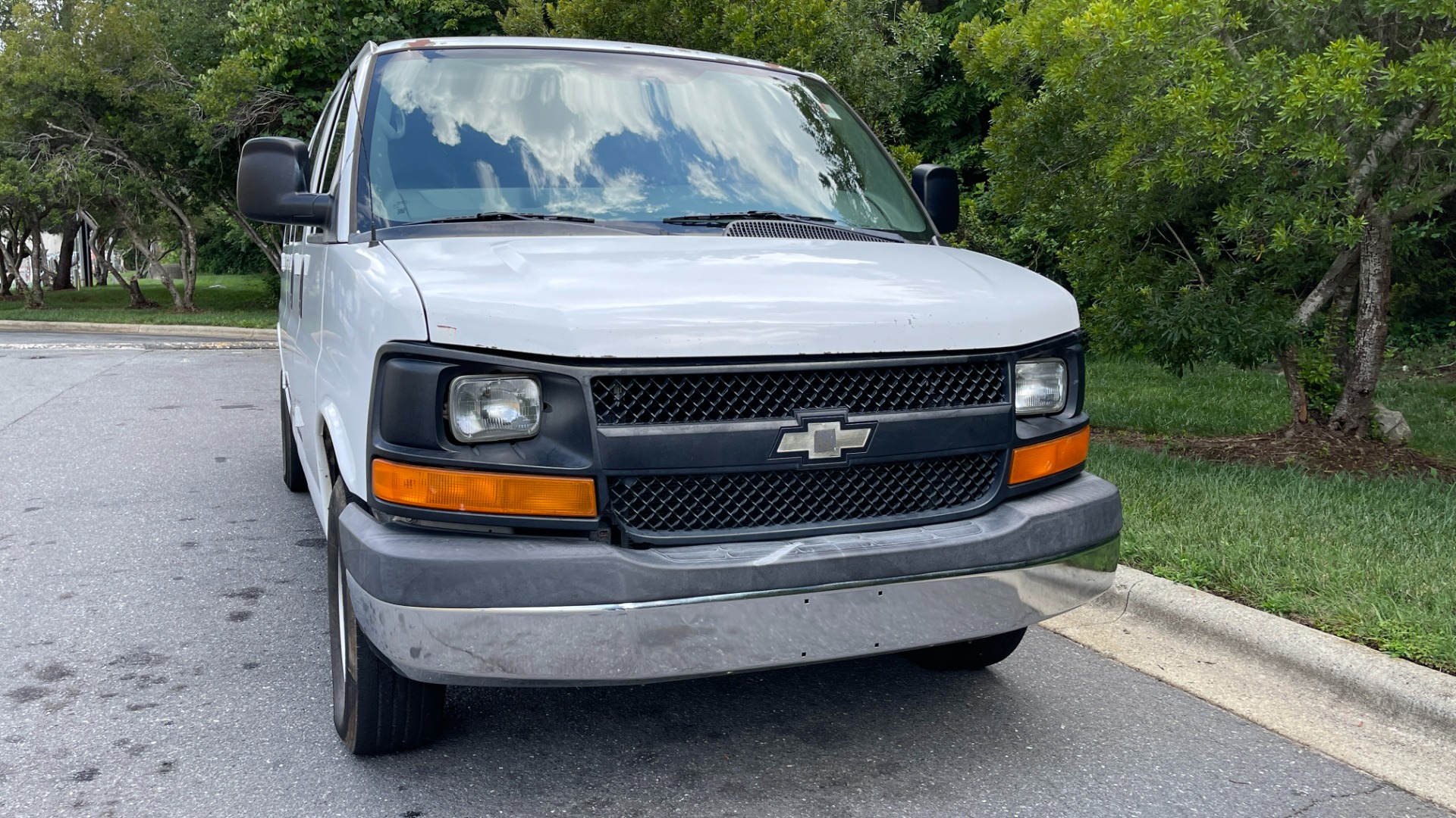 Used 2007 Chevrolet Express Passenger for sale Sold at Formula Imports in Charlotte NC 28227 7