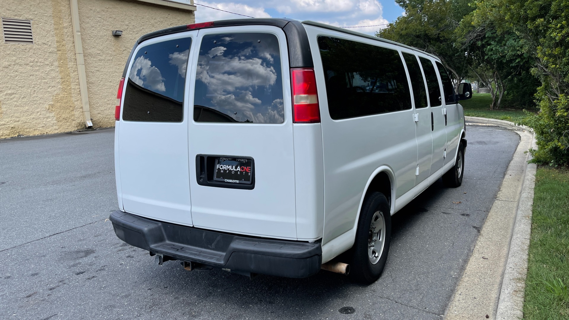 Used 2007 Chevrolet Express Passenger for sale Sold at Formula Imports in Charlotte NC 28227 8
