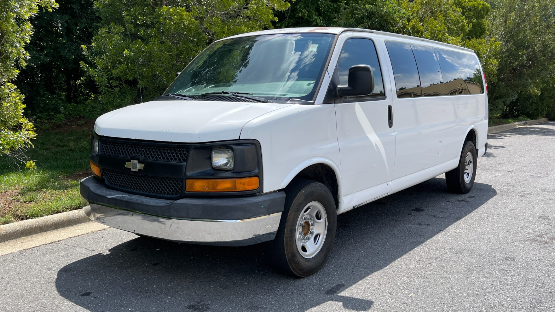 Used 2007 Chevrolet Express Passenger for sale Sold at Formula Imports in Charlotte NC 28227 1