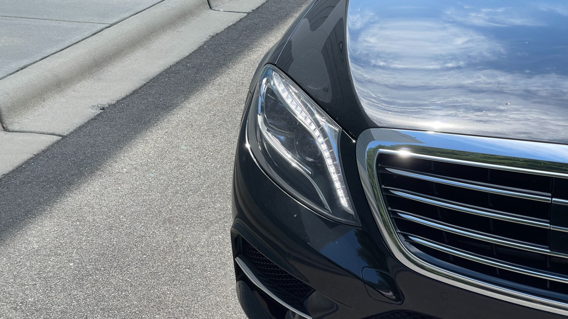 Used 2015 Mercedes-Benz S-Class S550 / 20IN AMG WHEELS / SPORT / COMFORT / PREMIUM / DRIVER ASSIST for sale $38,595 at Formula Imports in Charlotte NC 28227 25