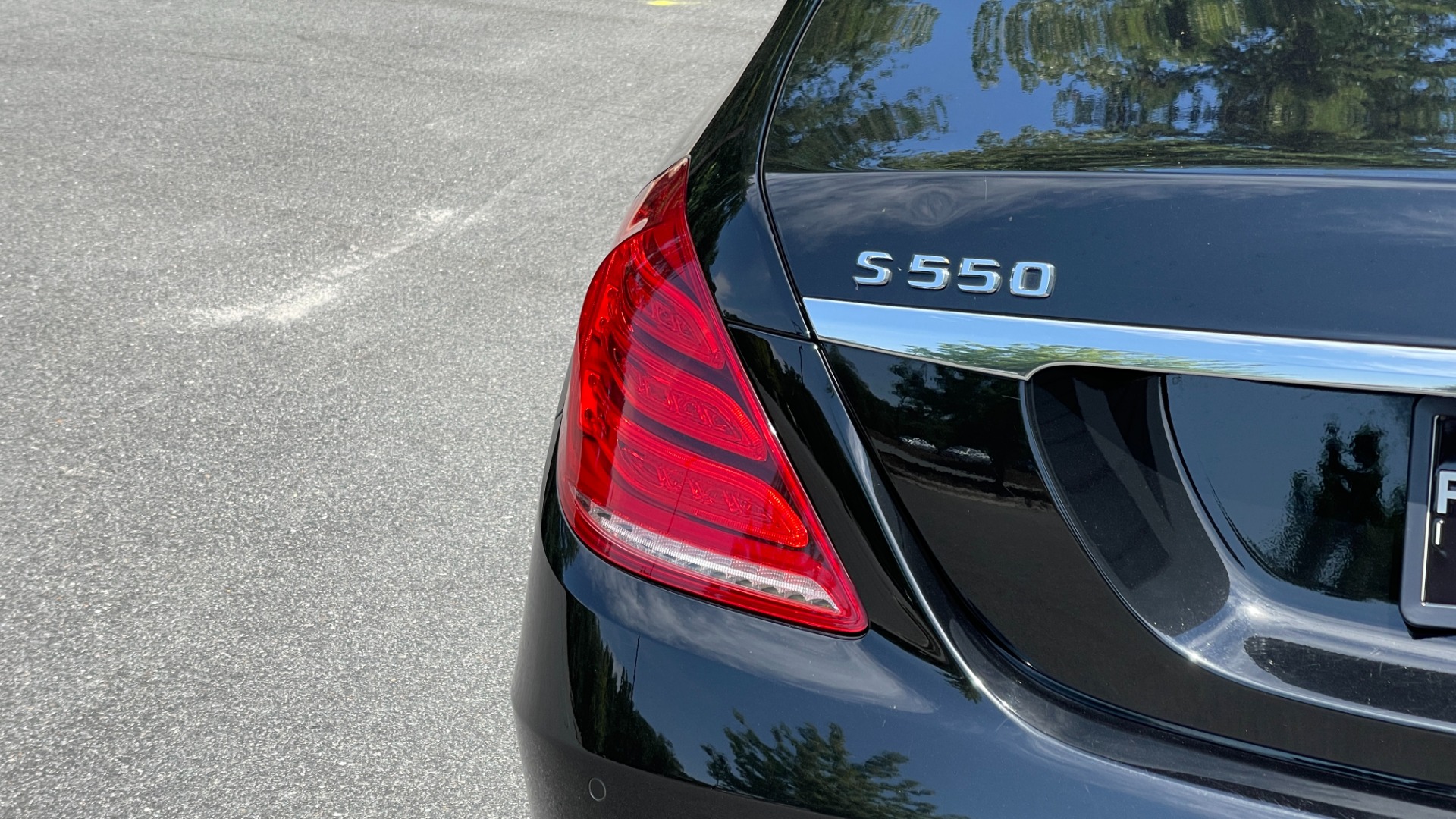 Used 2015 Mercedes-Benz S-Class S550 / 20IN AMG WHEELS / SPORT / COMFORT / PREMIUM / DRIVER ASSIST for sale $38,595 at Formula Imports in Charlotte NC 28227 47