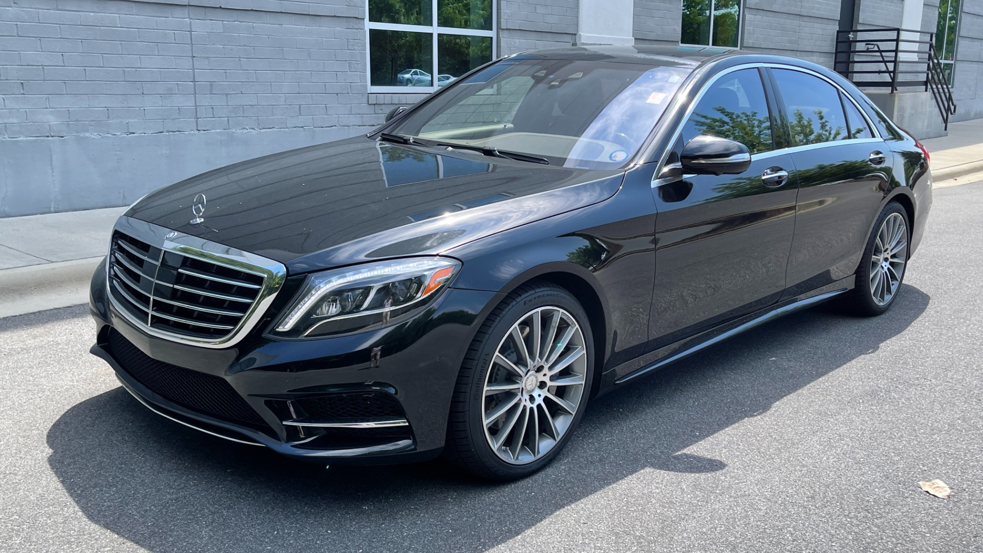 Used 2015 Mercedes-Benz S-Class S550 / 20IN AMG WHEELS / SPORT / COMFORT / PREMIUM / DRIVER ASSIST for sale $38,595 at Formula Imports in Charlotte NC 28227 5
