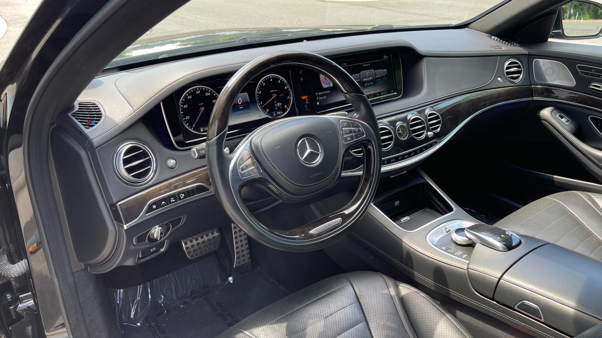 Used 2015 Mercedes-Benz S-Class S550 / 20IN AMG WHEELS / SPORT / COMFORT / PREMIUM / DRIVER ASSIST for sale $38,595 at Formula Imports in Charlotte NC 28227 8