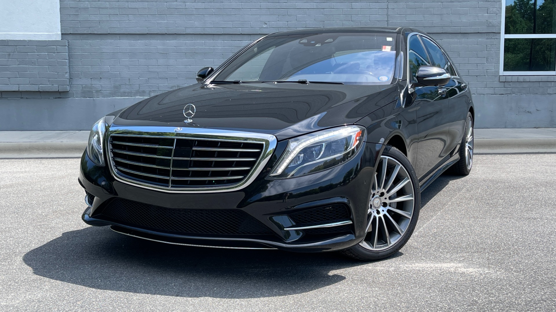 Used 2015 Mercedes-Benz S-Class S550 / 20IN AMG WHEELS / SPORT / COMFORT / PREMIUM / DRIVER ASSIST for sale $38,595 at Formula Imports in Charlotte NC 28227 1