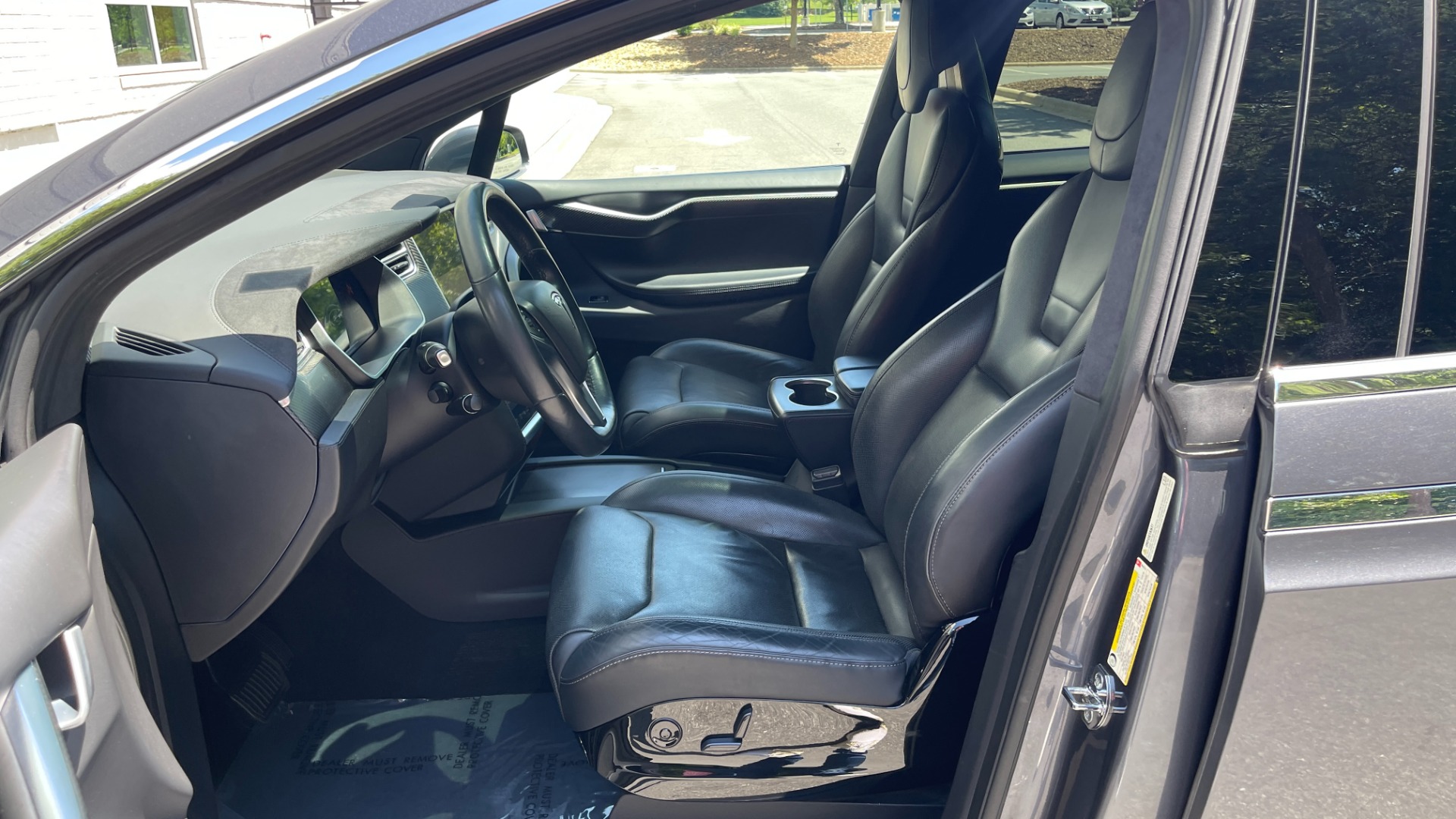 Used 2016 Tesla Model X 90D / AUTOPILOT / 3RD ROW / FALCON DOORS / ADJUSTABLE SUSPENSION for sale $62,995 at Formula Imports in Charlotte NC 28227 11