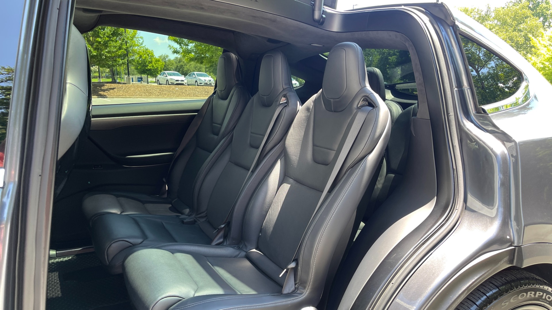 Used 2016 Tesla Model X 90D / AUTOPILOT / 3RD ROW / FALCON DOORS / ADJUSTABLE SUSPENSION for sale $62,995 at Formula Imports in Charlotte NC 28227 15
