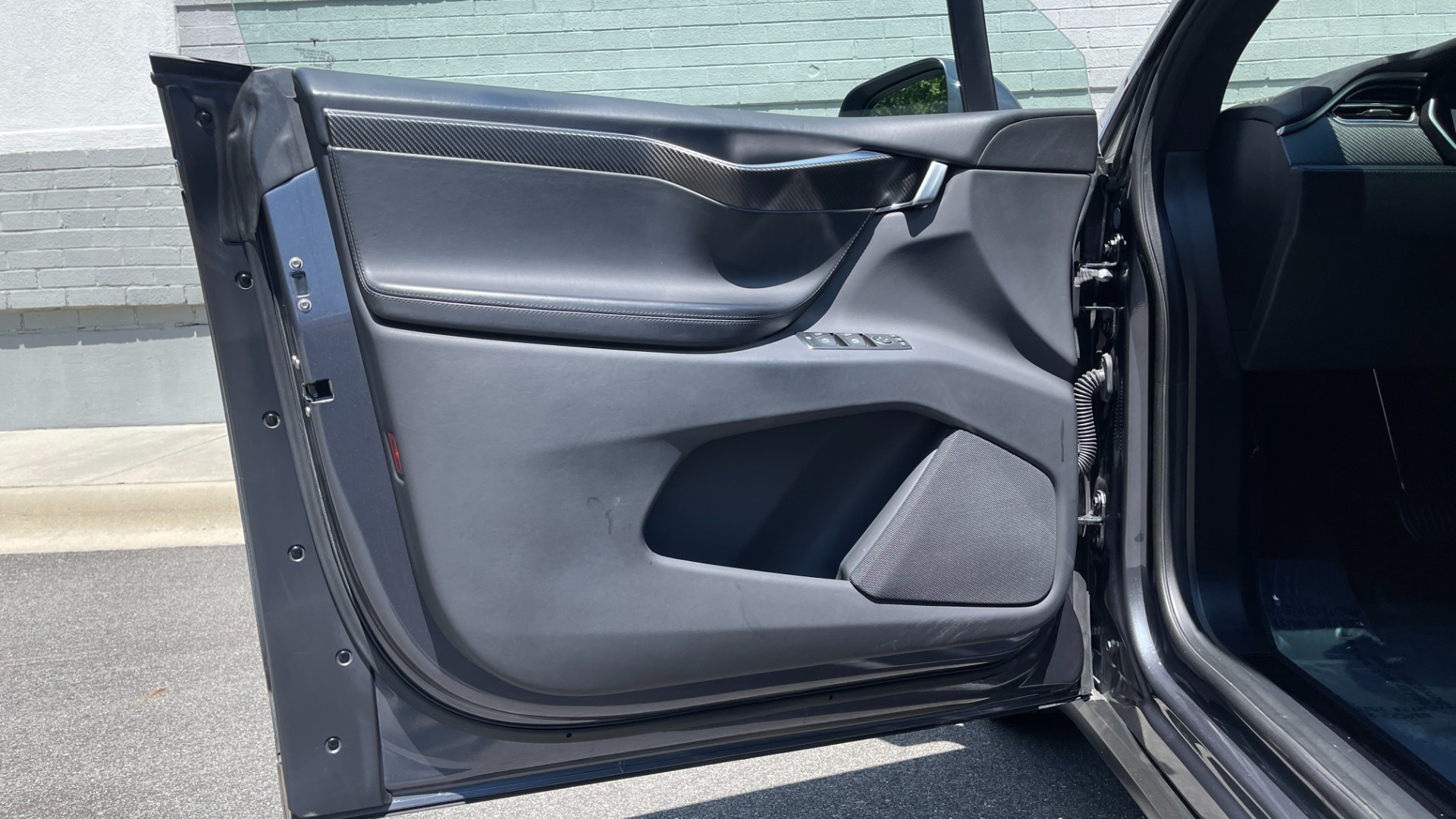 Used 2016 Tesla Model X 90D / AUTOPILOT / 3RD ROW / FALCON DOORS / ADJUSTABLE SUSPENSION for sale $62,995 at Formula Imports in Charlotte NC 28227 31