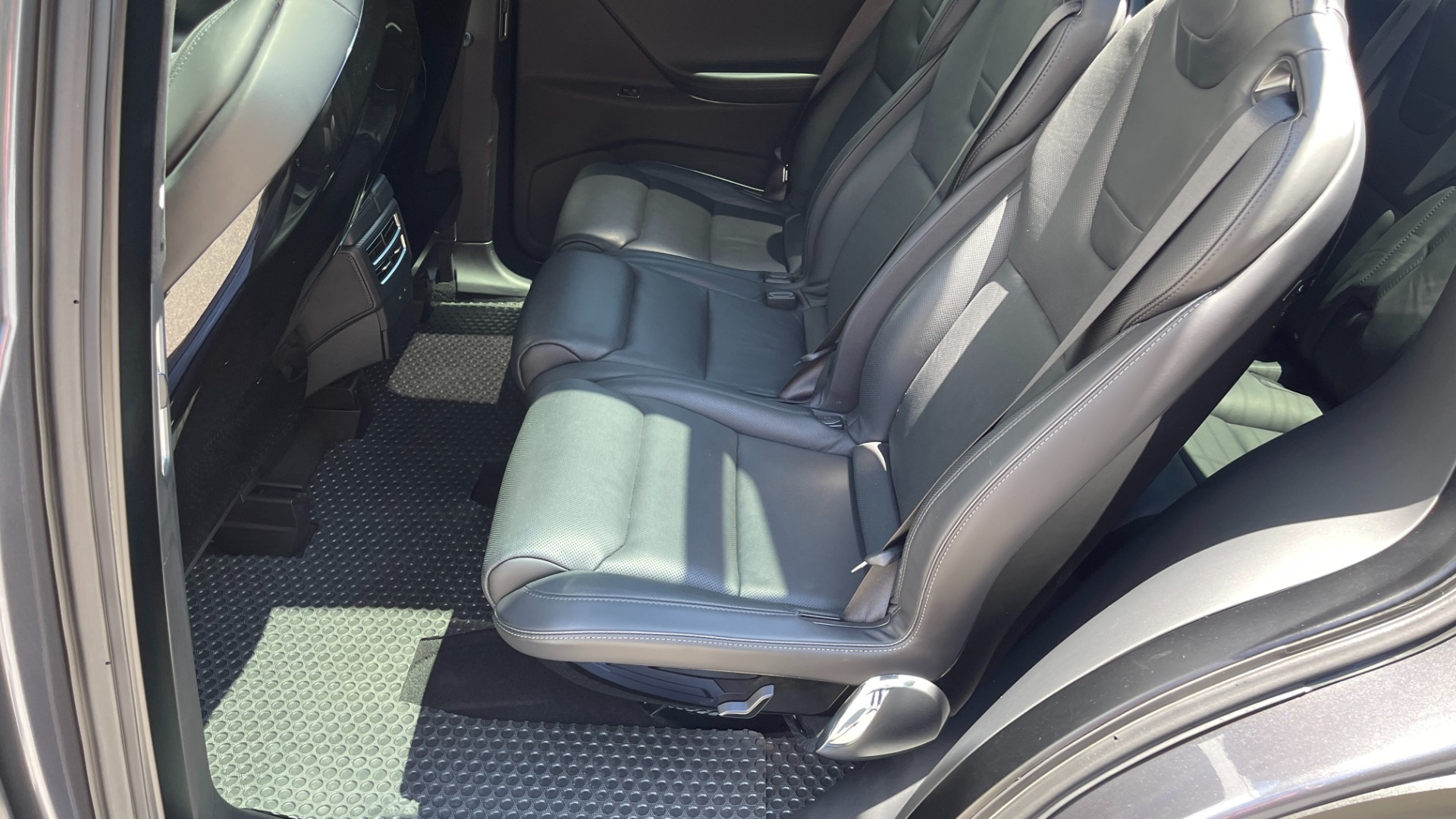 Used 2016 Tesla Model X 90D / AUTOPILOT / 3RD ROW / FALCON DOORS / ADJUSTABLE SUSPENSION for sale $62,995 at Formula Imports in Charlotte NC 28227 38