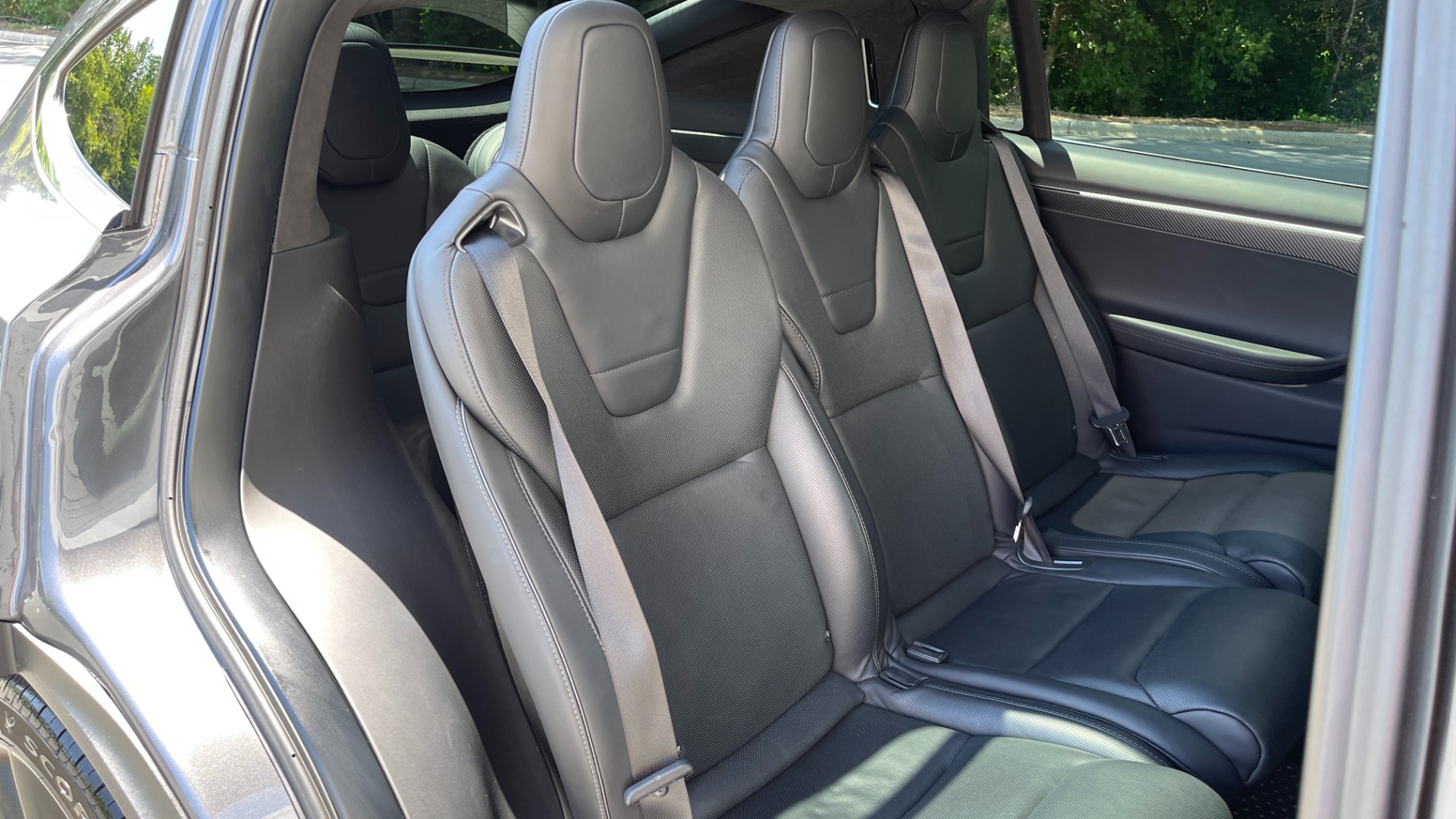 Used 2016 Tesla Model X 90D / AUTOPILOT / 3RD ROW / FALCON DOORS / ADJUSTABLE SUSPENSION for sale $62,995 at Formula Imports in Charlotte NC 28227 47