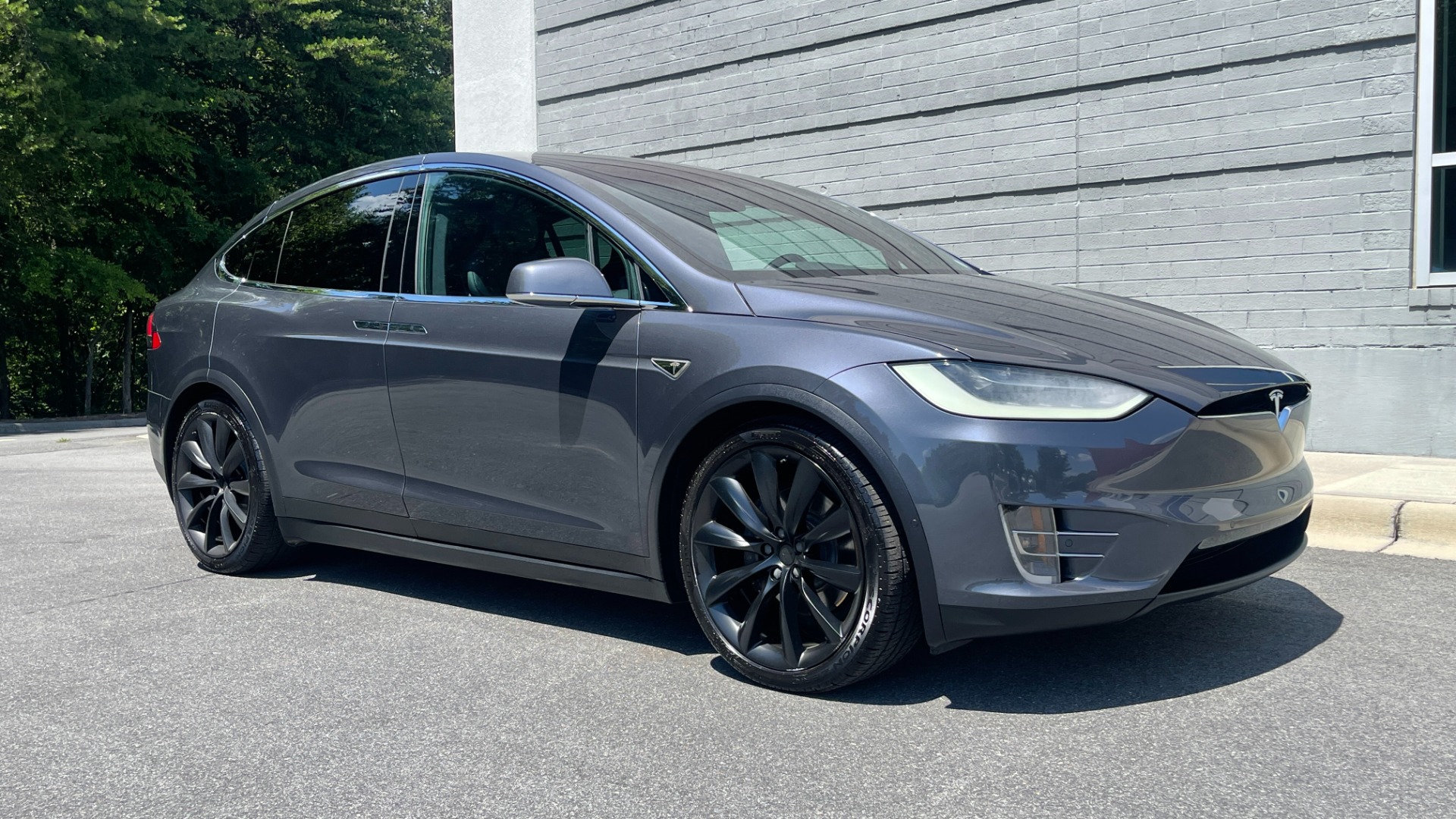 Used 2016 Tesla Model X 90D / AUTOPILOT / 3RD ROW / FALCON DOORS / ADJUSTABLE SUSPENSION for sale $62,995 at Formula Imports in Charlotte NC 28227 5