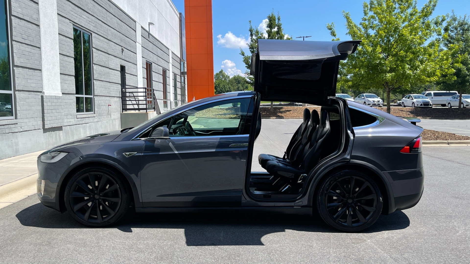 Used 2016 Tesla Model X 90D / AUTOPILOT / 3RD ROW / FALCON DOORS / ADJUSTABLE SUSPENSION for sale $62,995 at Formula Imports in Charlotte NC 28227 56