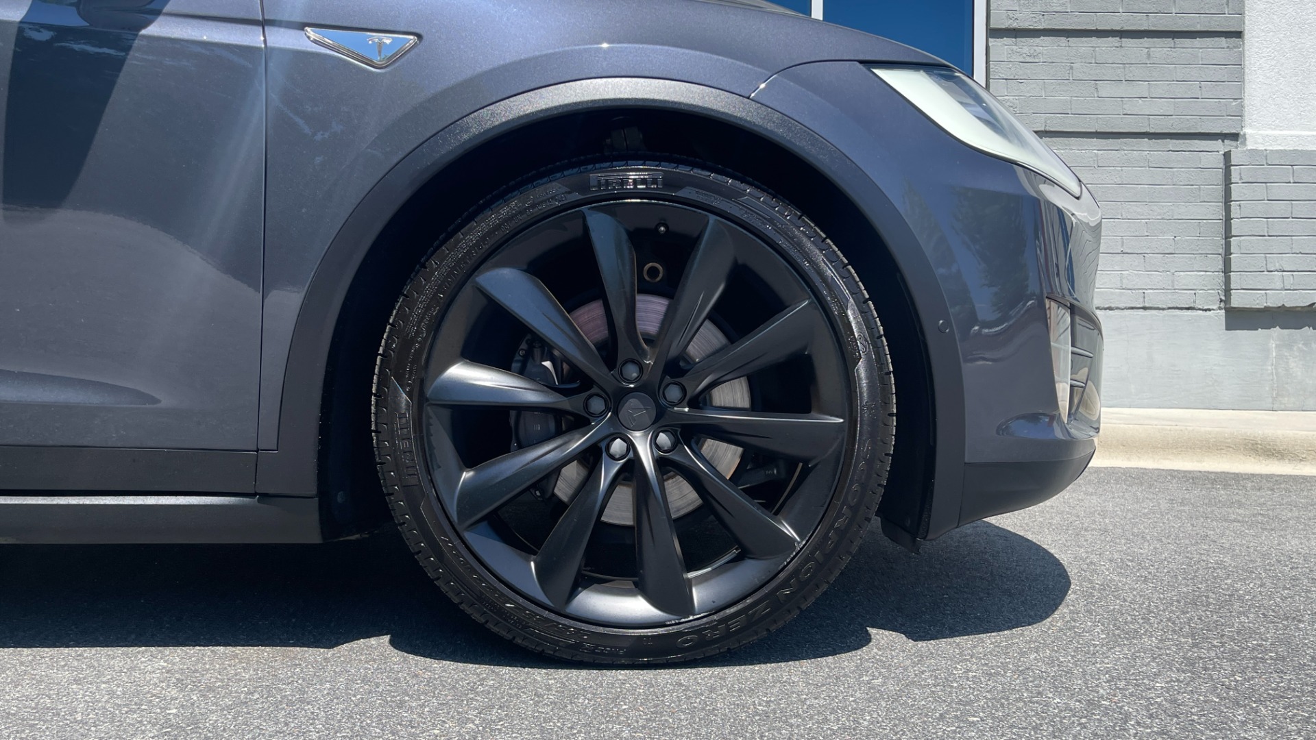 Used 2016 Tesla Model X 90D / AUTOPILOT / 3RD ROW / FALCON DOORS / ADJUSTABLE SUSPENSION for sale $62,995 at Formula Imports in Charlotte NC 28227 72