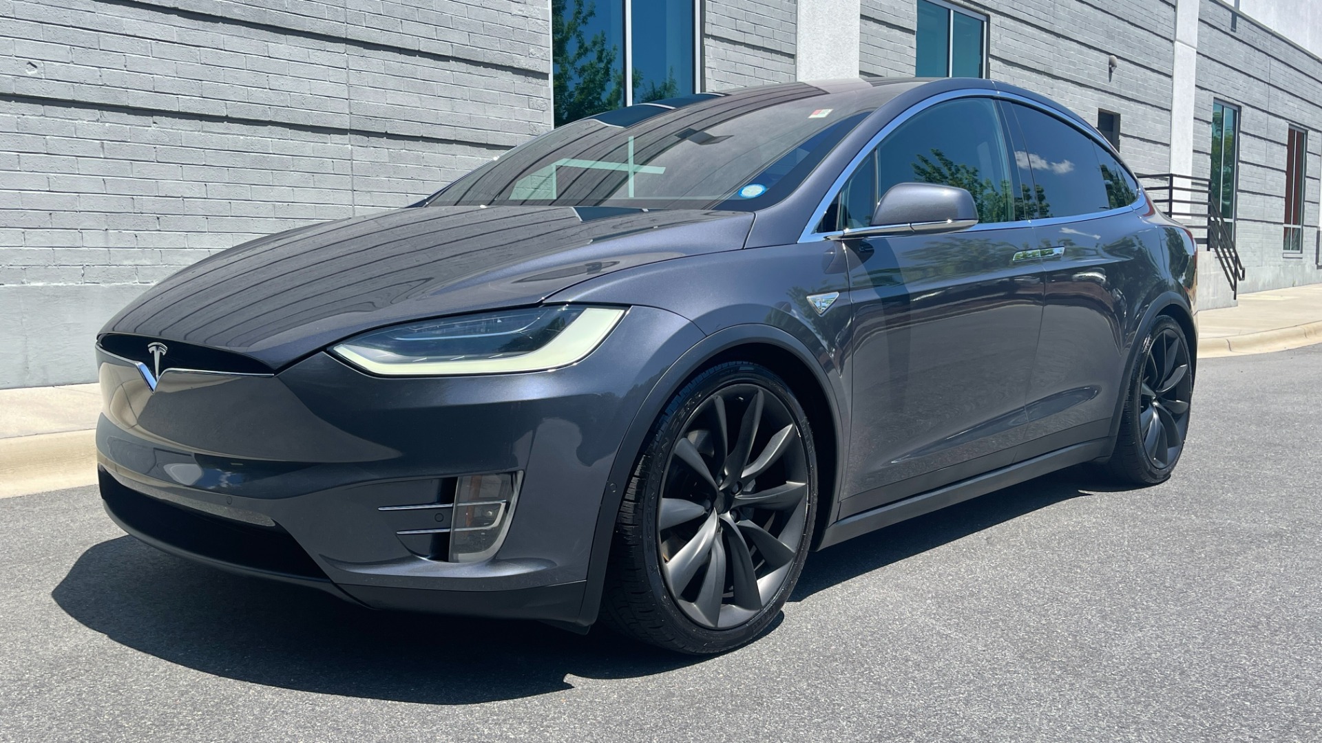 Used 2016 Tesla Model X 90D / AUTOPILOT / 3RD ROW / FALCON DOORS / ADJUSTABLE SUSPENSION for sale $62,995 at Formula Imports in Charlotte NC 28227 9