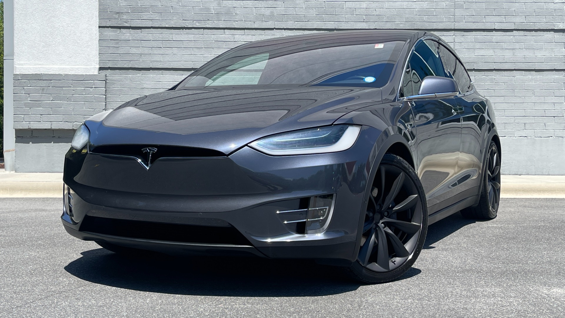 Used 2016 Tesla Model X 90D / AUTOPILOT / 3RD ROW / FALCON DOORS / ADJUSTABLE SUSPENSION for sale $62,995 at Formula Imports in Charlotte NC 28227 1