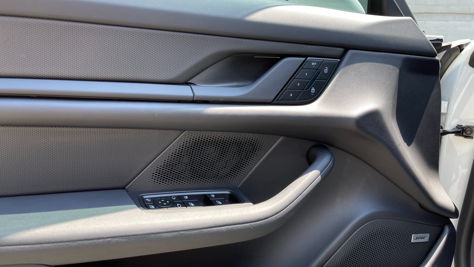 Used 2022 Porsche TAYCAN 4S PREMIUM ELECTRIC SEDAN / TECH / BOSE / PANO-ROOF / CAMERA for sale Sold at Formula Imports in Charlotte NC 28227 27