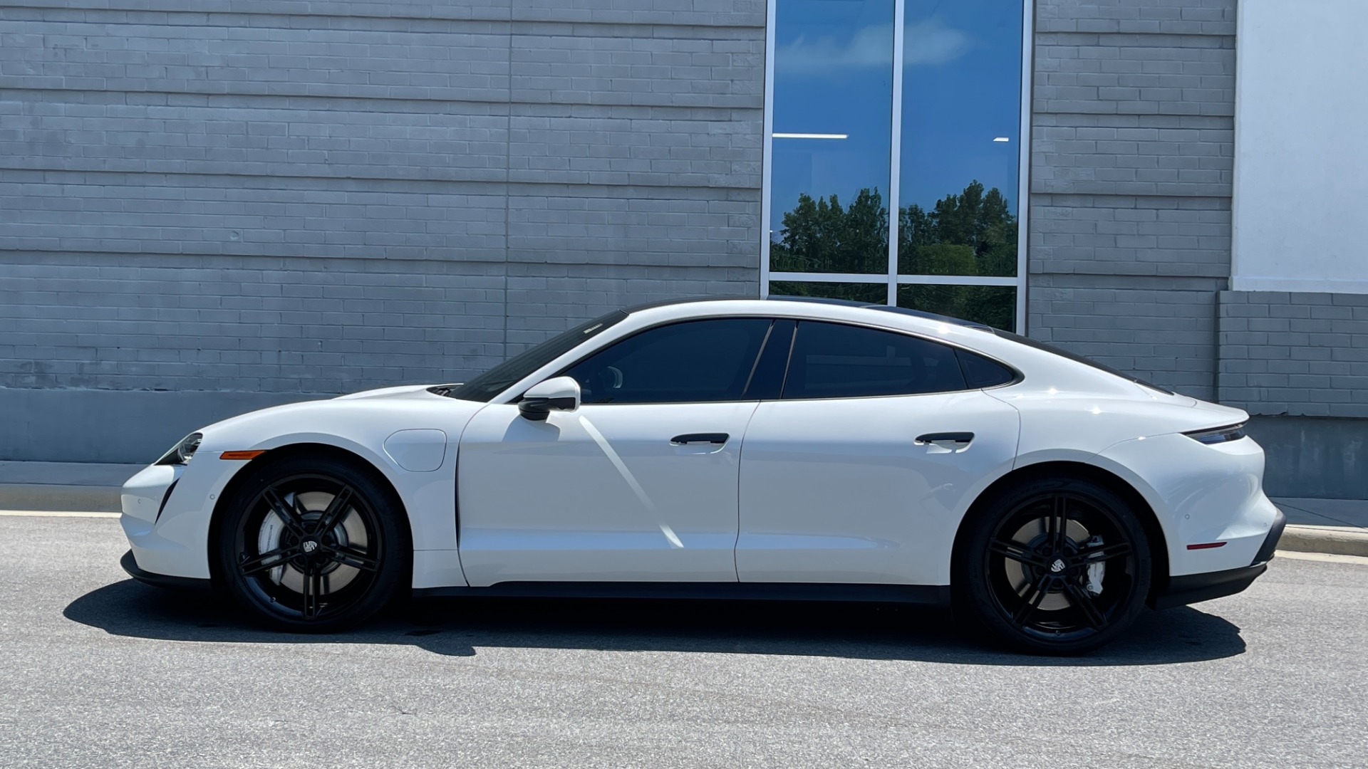 Used 2022 Porsche TAYCAN 4S PREMIUM ELECTRIC SEDAN / TECH / BOSE / PANO-ROOF / CAMERA for sale Sold at Formula Imports in Charlotte NC 28227 3