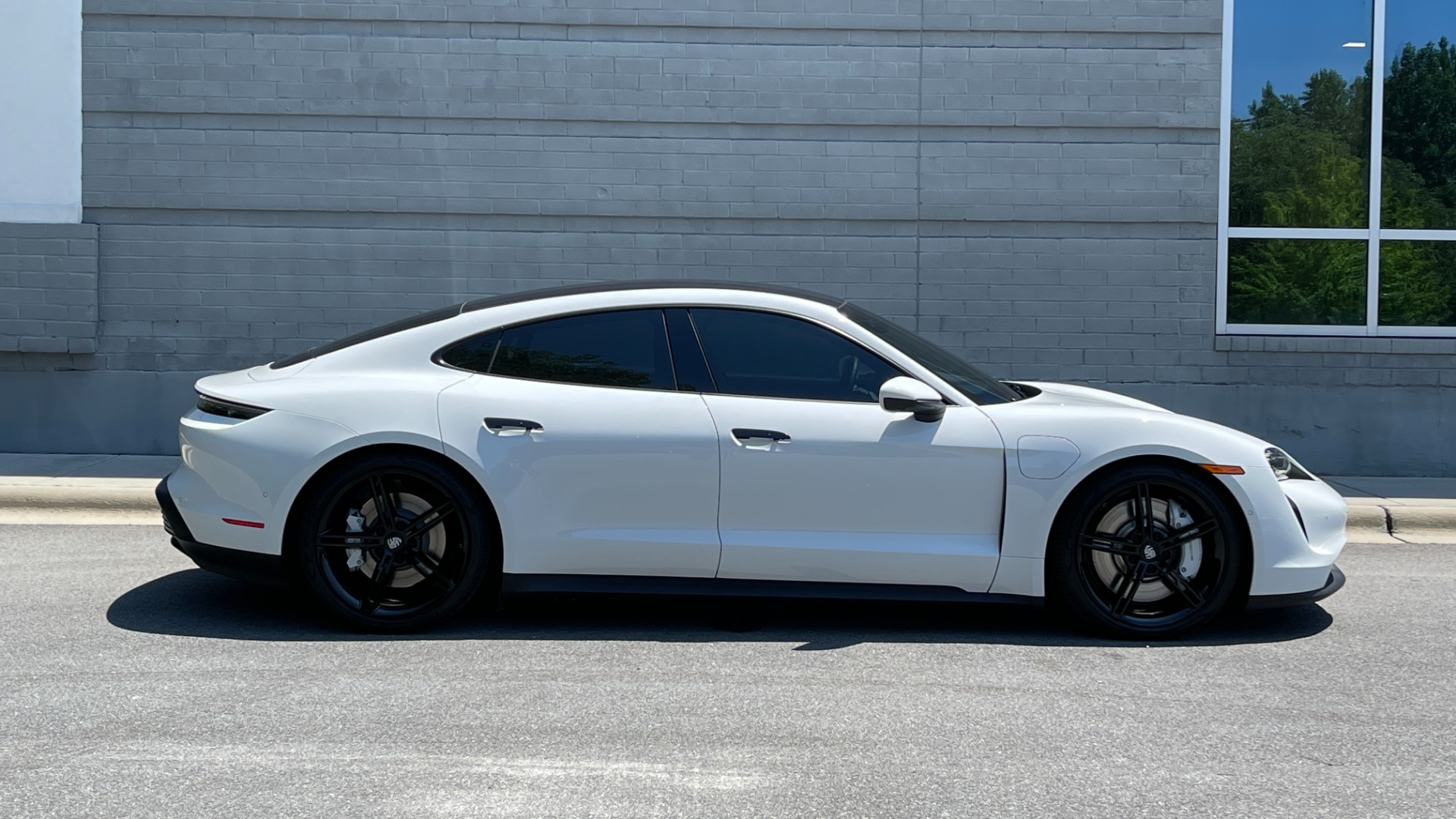 Used 2022 Porsche TAYCAN 4S PREMIUM ELECTRIC SEDAN / TECH / BOSE / PANO-ROOF / CAMERA for sale Sold at Formula Imports in Charlotte NC 28227 6