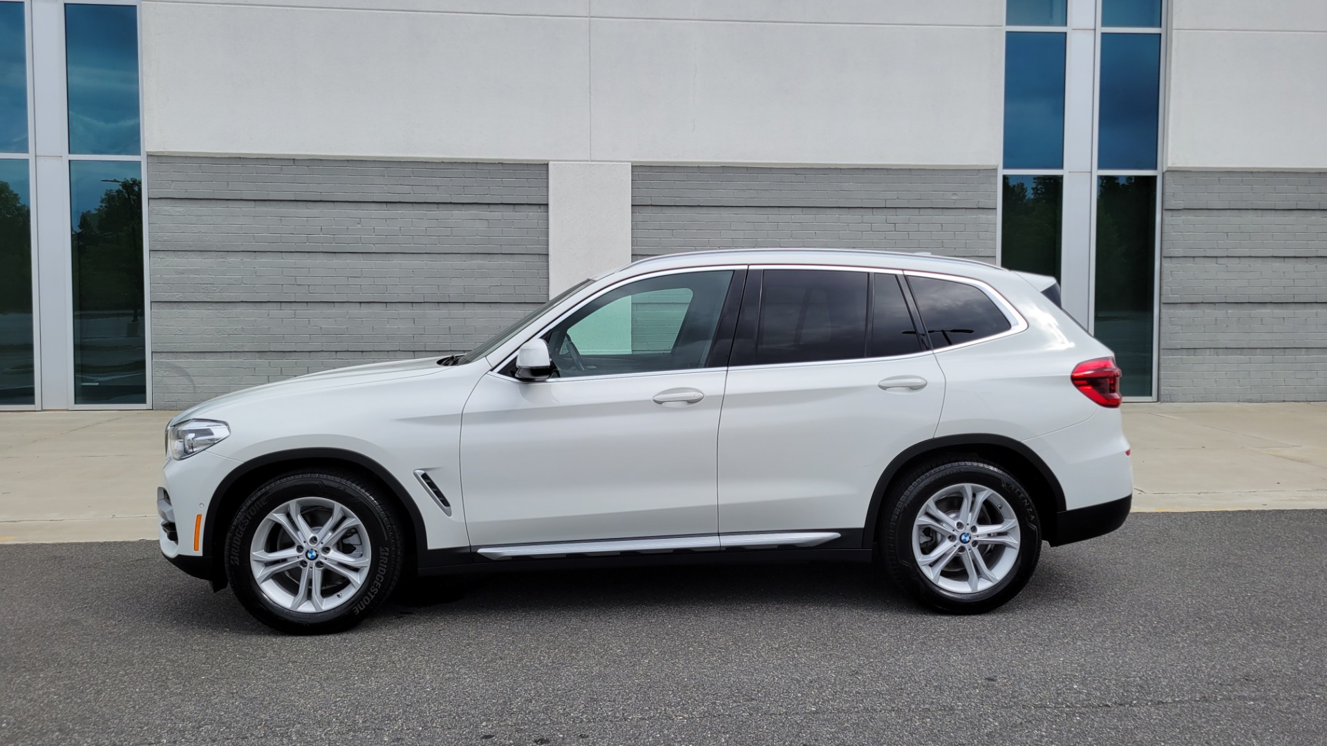 Used 2019 BMW X3 SDRIVE30I / 2.0L / RWD / CONV PKG / NAV / PANO-ROOF / CAMERA for sale Sold at Formula Imports in Charlotte NC 28227 4