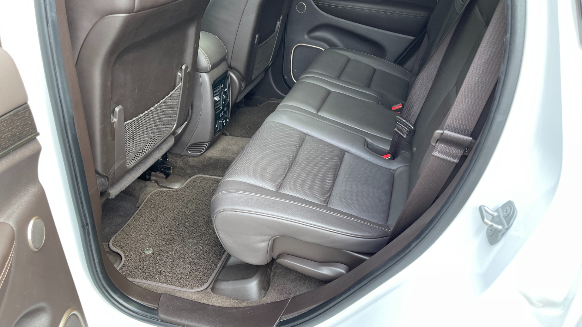 Used 2015 Jeep Grand Cherokee Summit / V8 / RWD / TOW PACKAGE / PANORAMIC ROOF for sale $15,500 at Formula Imports in Charlotte NC 28227 13