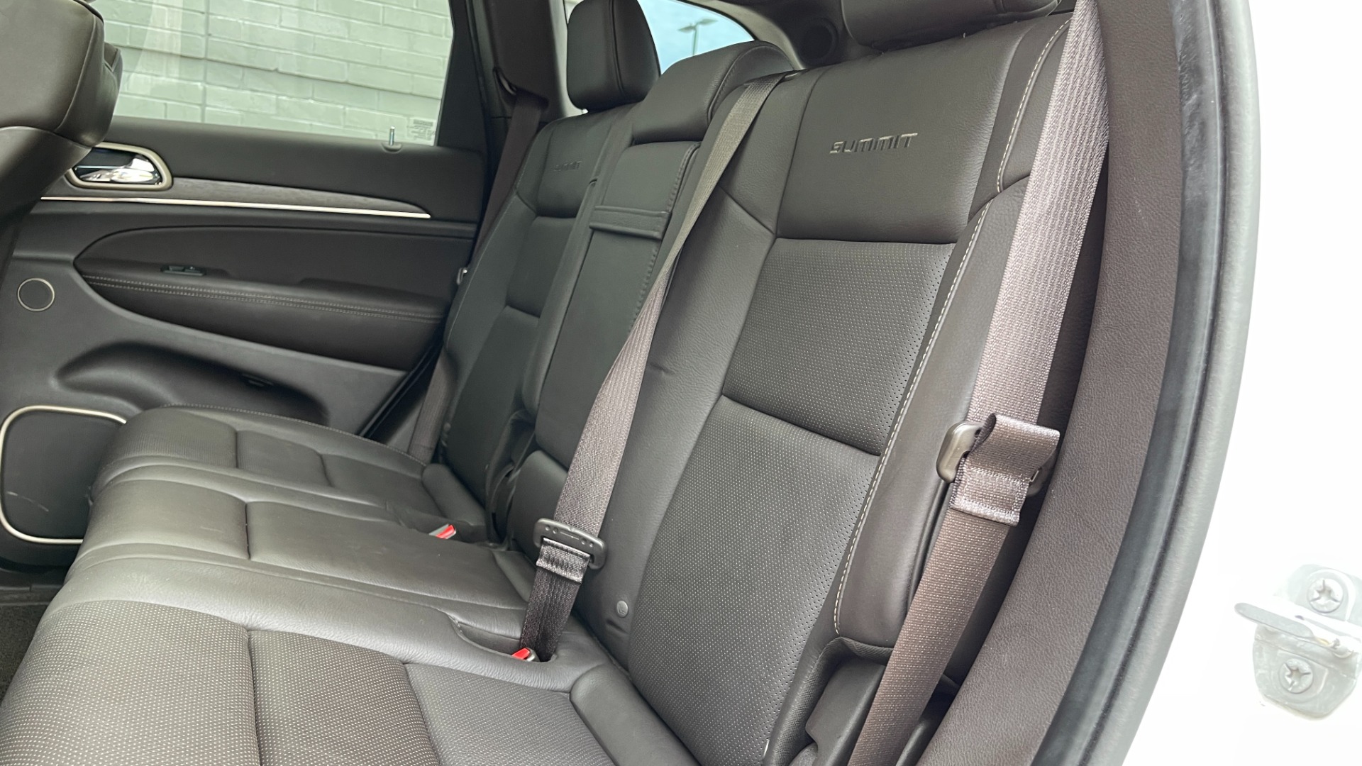 Used 2015 Jeep Grand Cherokee Summit / V8 / RWD / TOW PACKAGE / PANORAMIC ROOF for sale $15,500 at Formula Imports in Charlotte NC 28227 14